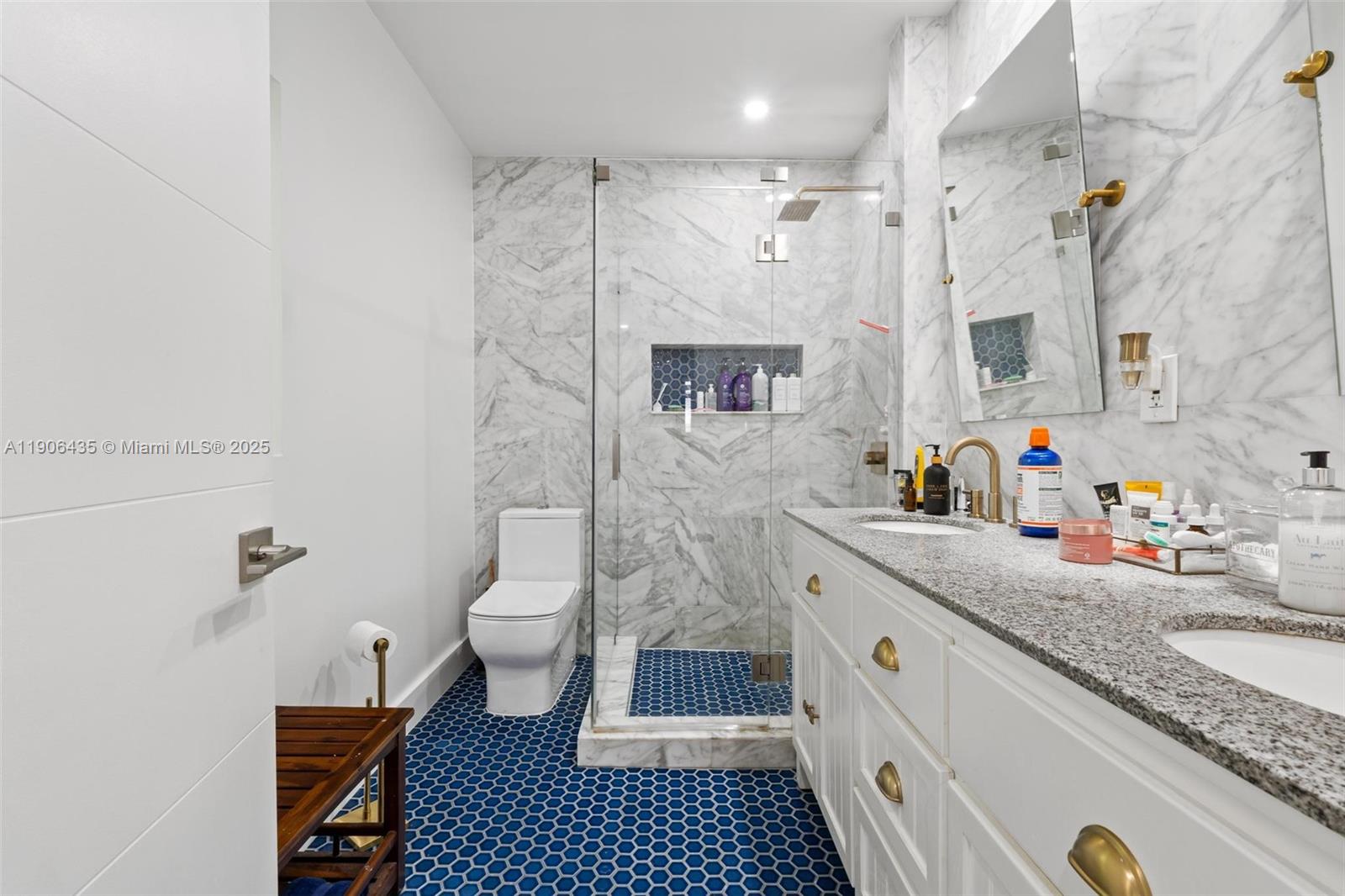 EAST SHENANDOAH - Residential