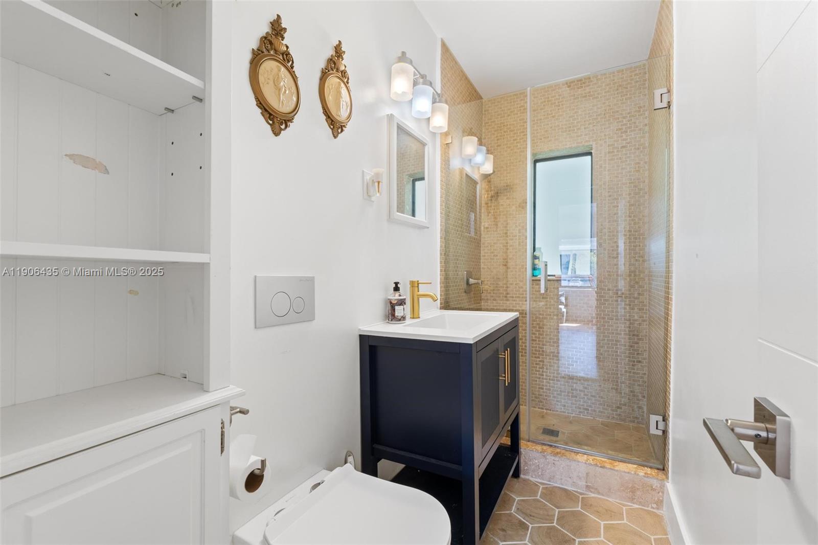 EAST SHENANDOAH - Residential