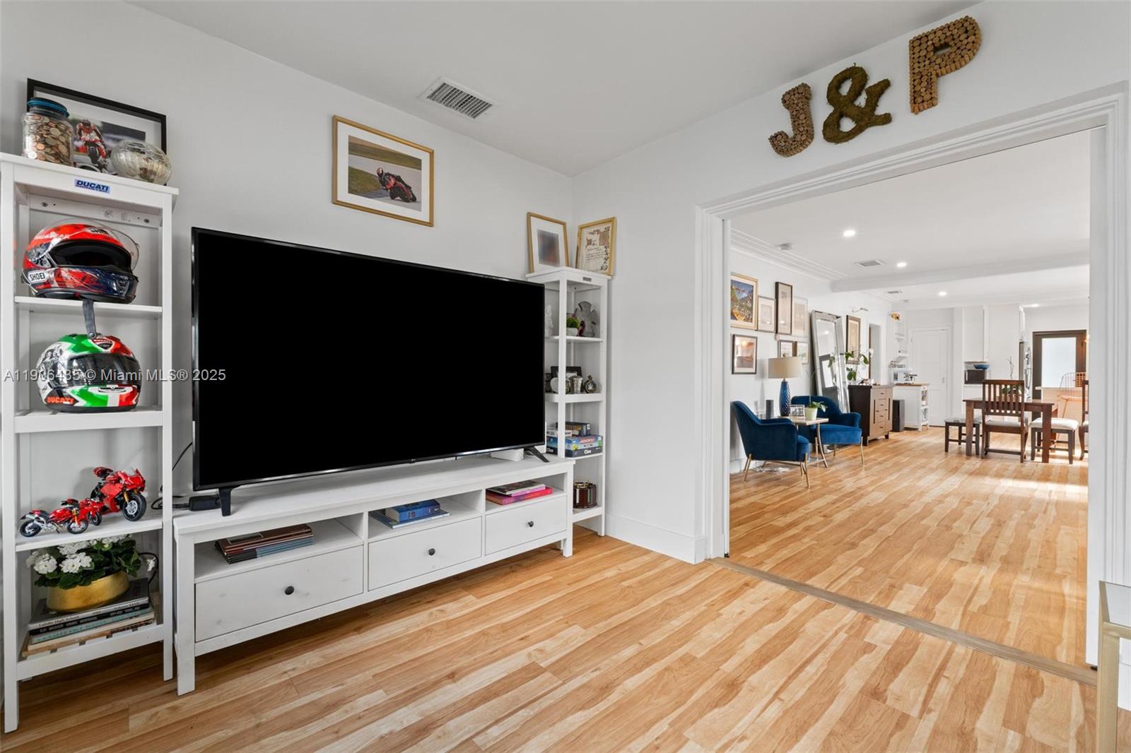 EAST SHENANDOAH - Residential