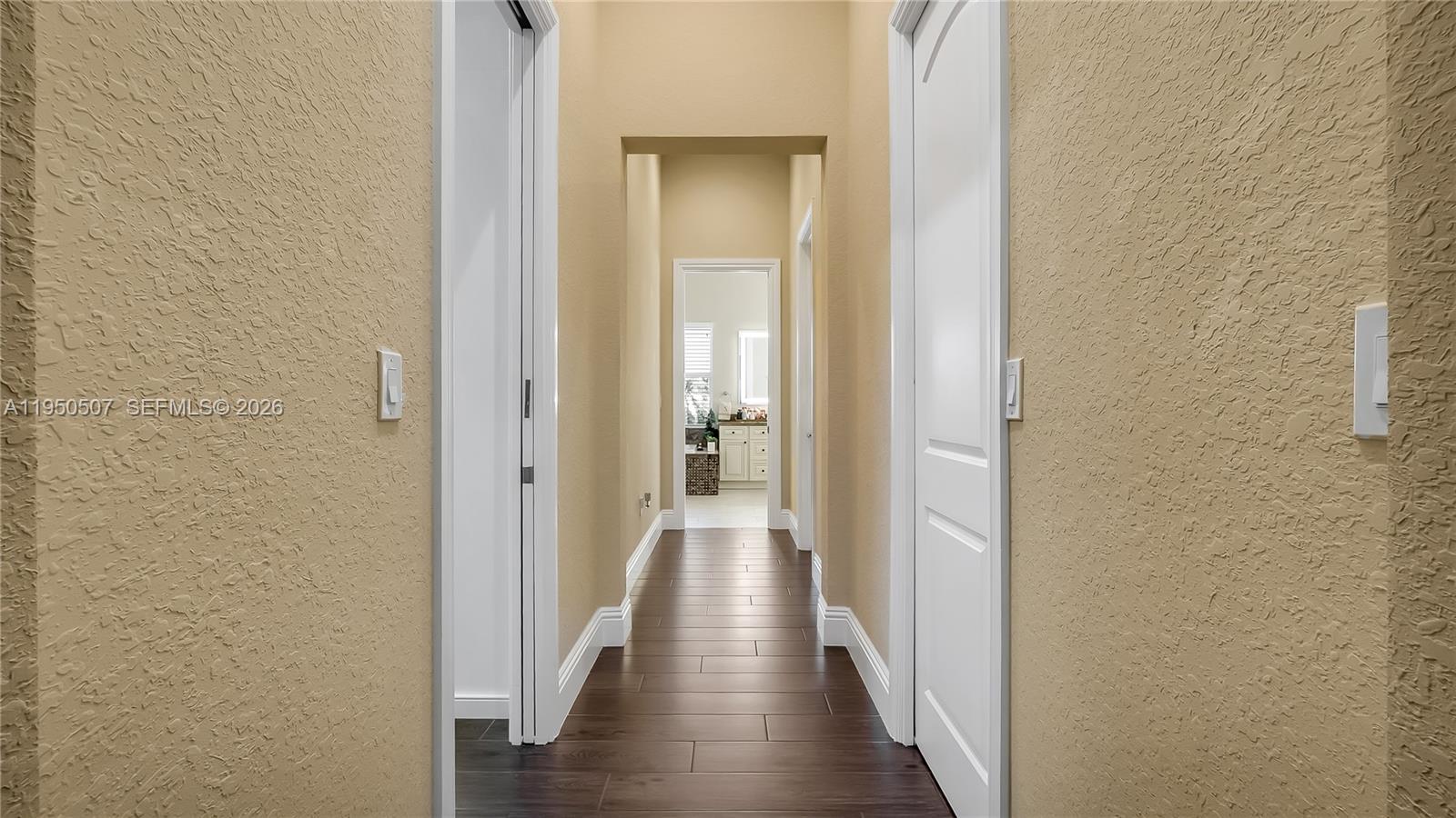 COUNTRY CLUB RANCHES SEC - Residential