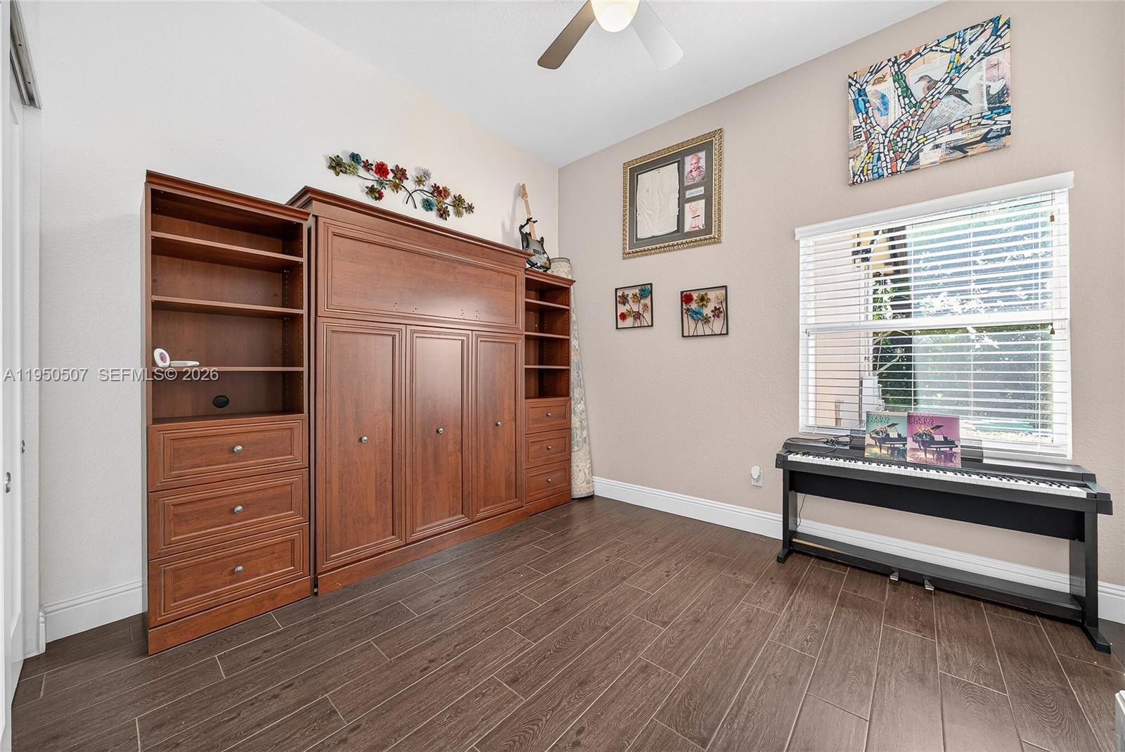 COUNTRY CLUB RANCHES SEC - Residential