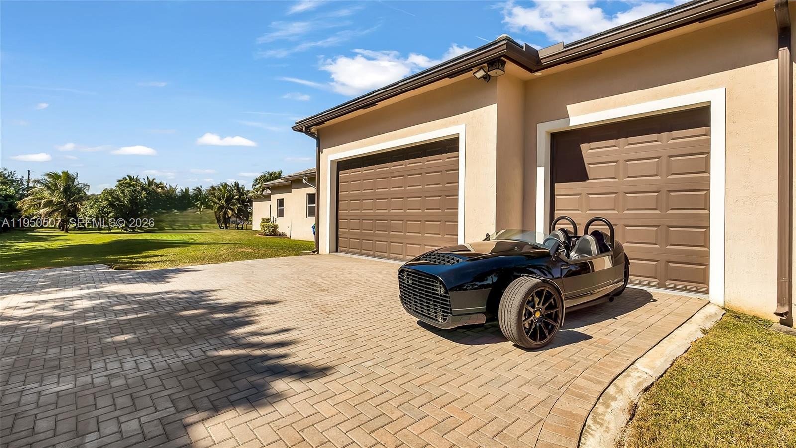 COUNTRY CLUB RANCHES SEC - Residential