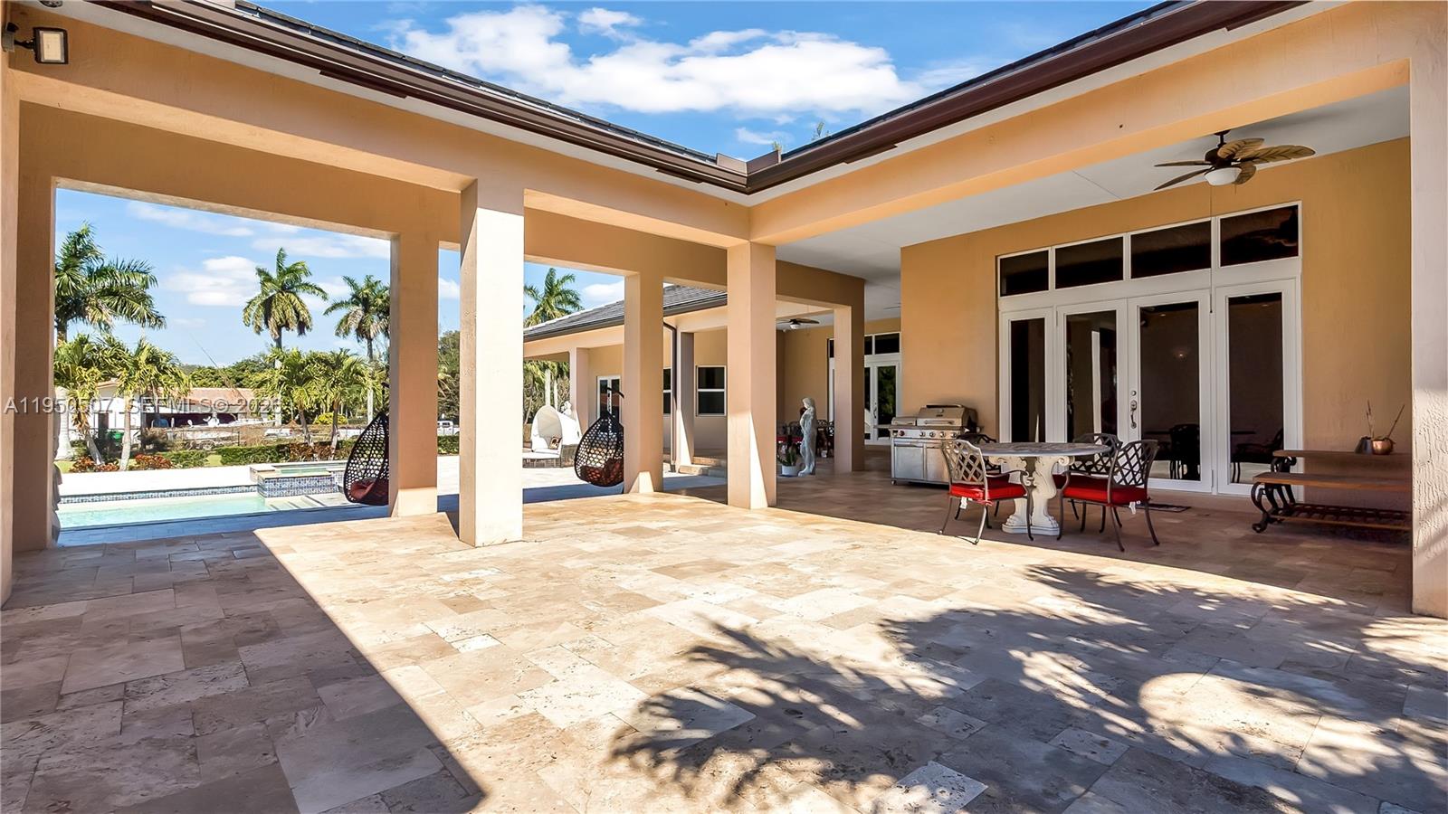 COUNTRY CLUB RANCHES SEC - Residential