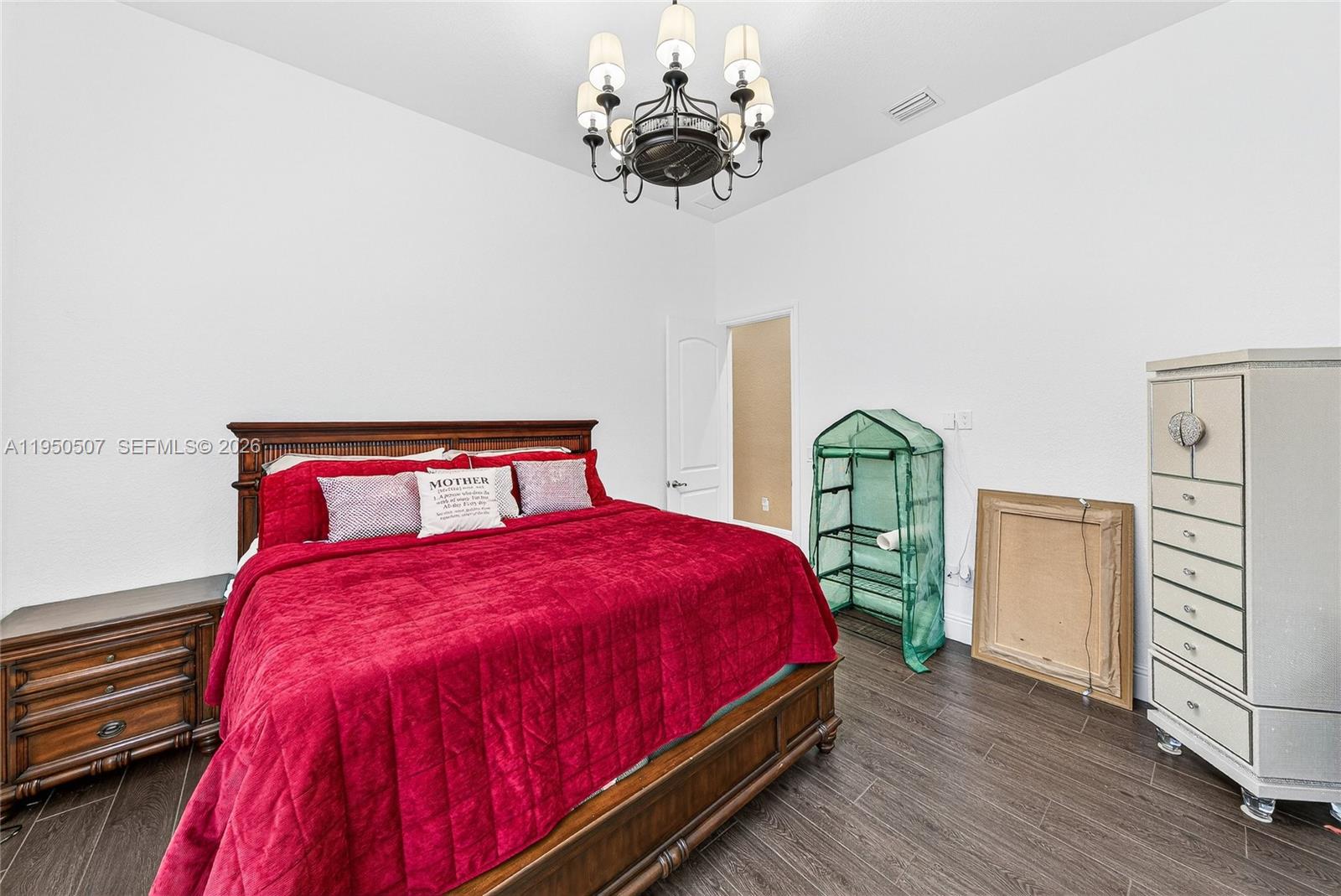 COUNTRY CLUB RANCHES SEC - Residential