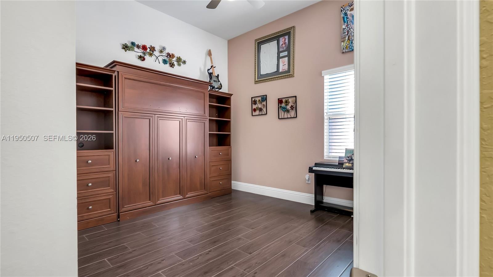 COUNTRY CLUB RANCHES SEC - Residential