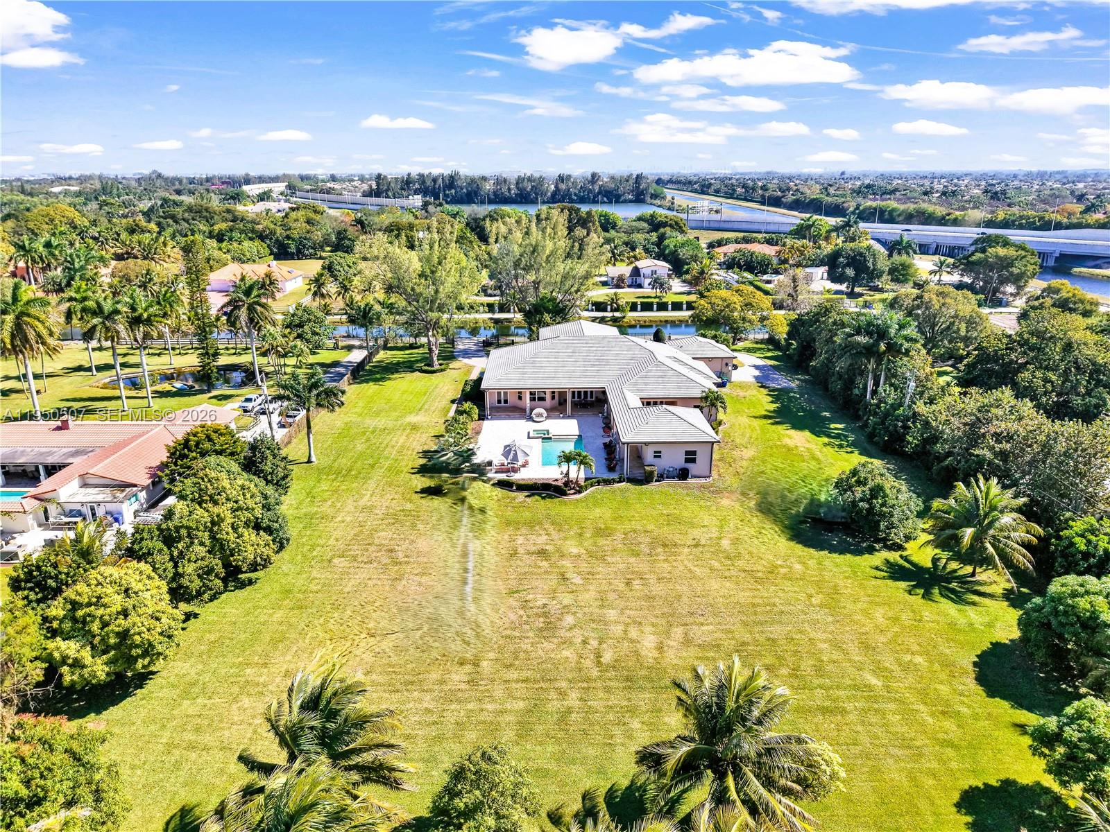 COUNTRY CLUB RANCHES SEC - Residential