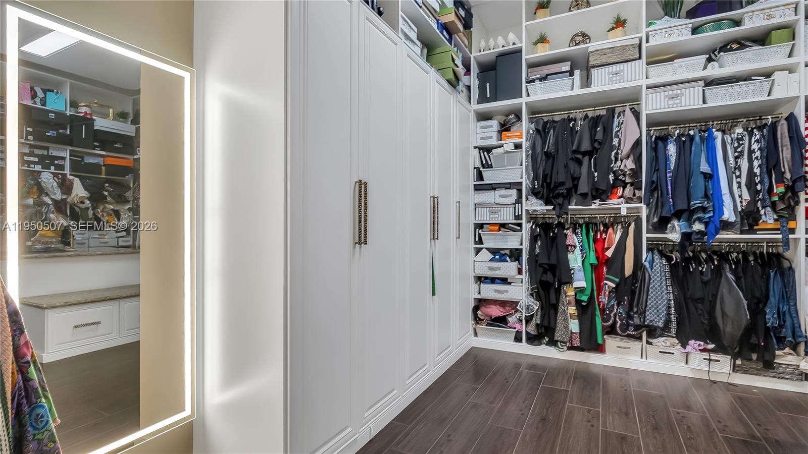 COUNTRY CLUB RANCHES SEC - Residential