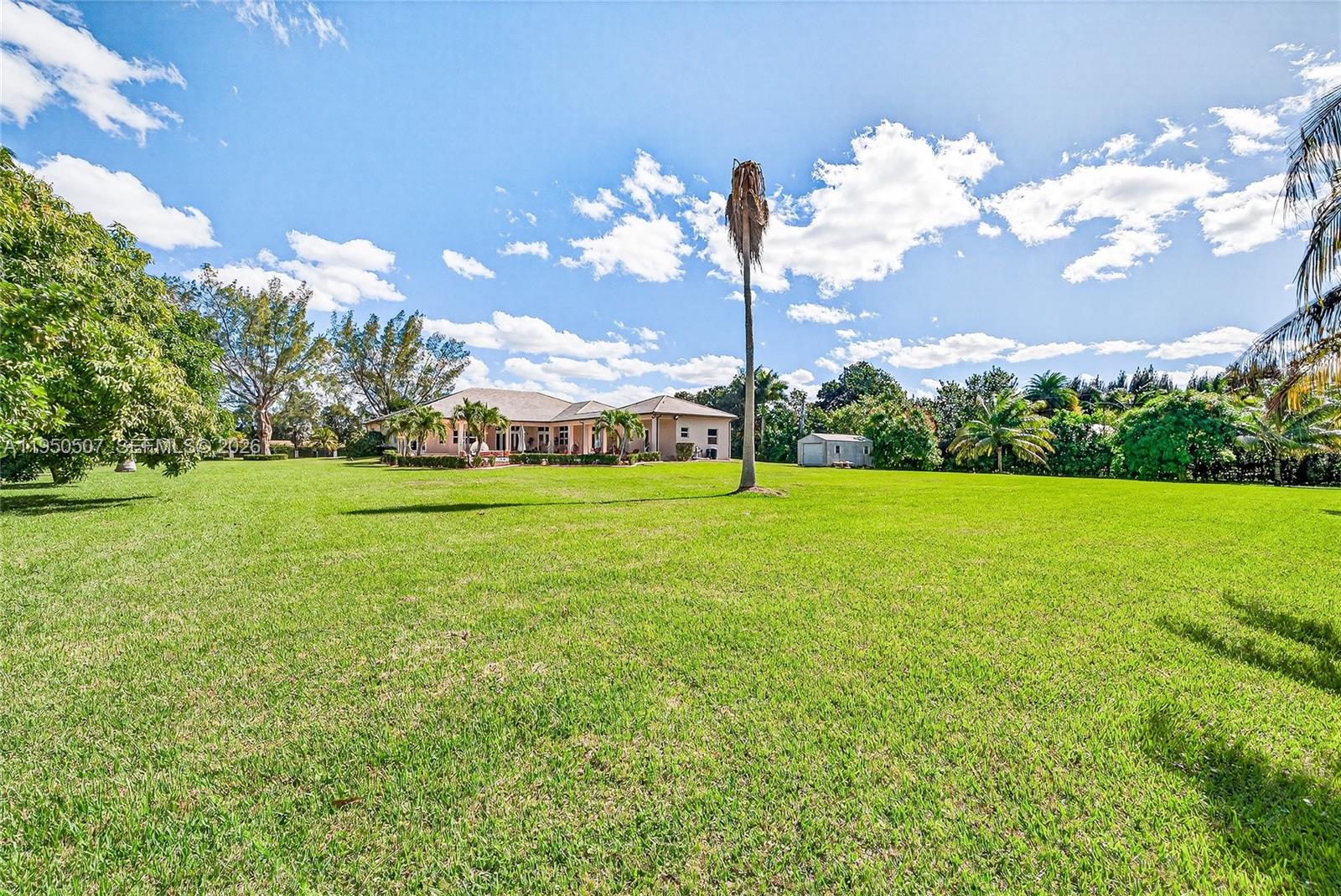 COUNTRY CLUB RANCHES SEC - Residential