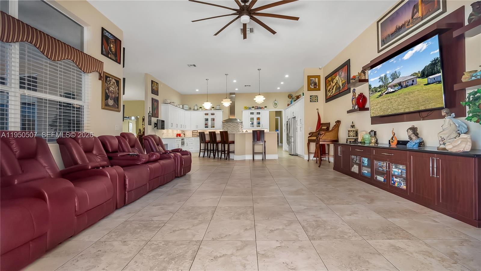 COUNTRY CLUB RANCHES SEC - Residential