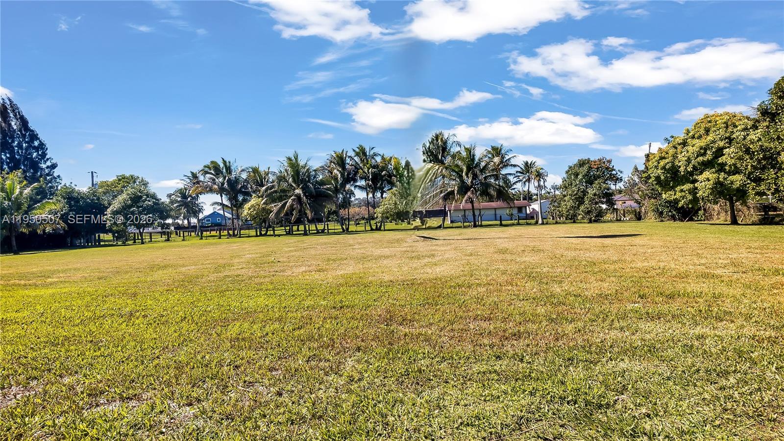 COUNTRY CLUB RANCHES SEC - Residential