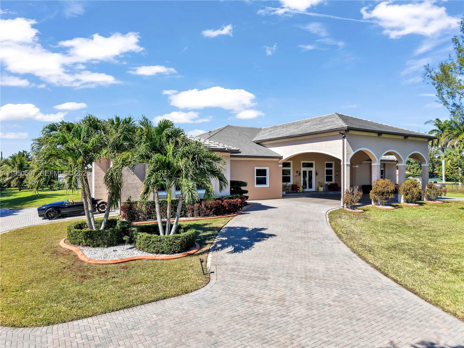 COUNTRY CLUB RANCHES SEC - Residential