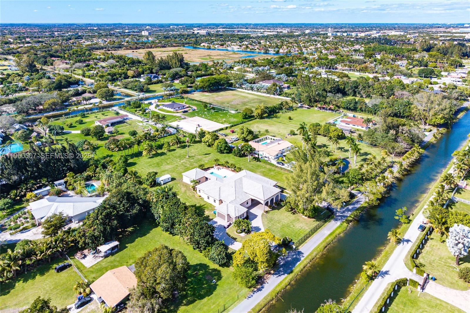 COUNTRY CLUB RANCHES SEC - Residential