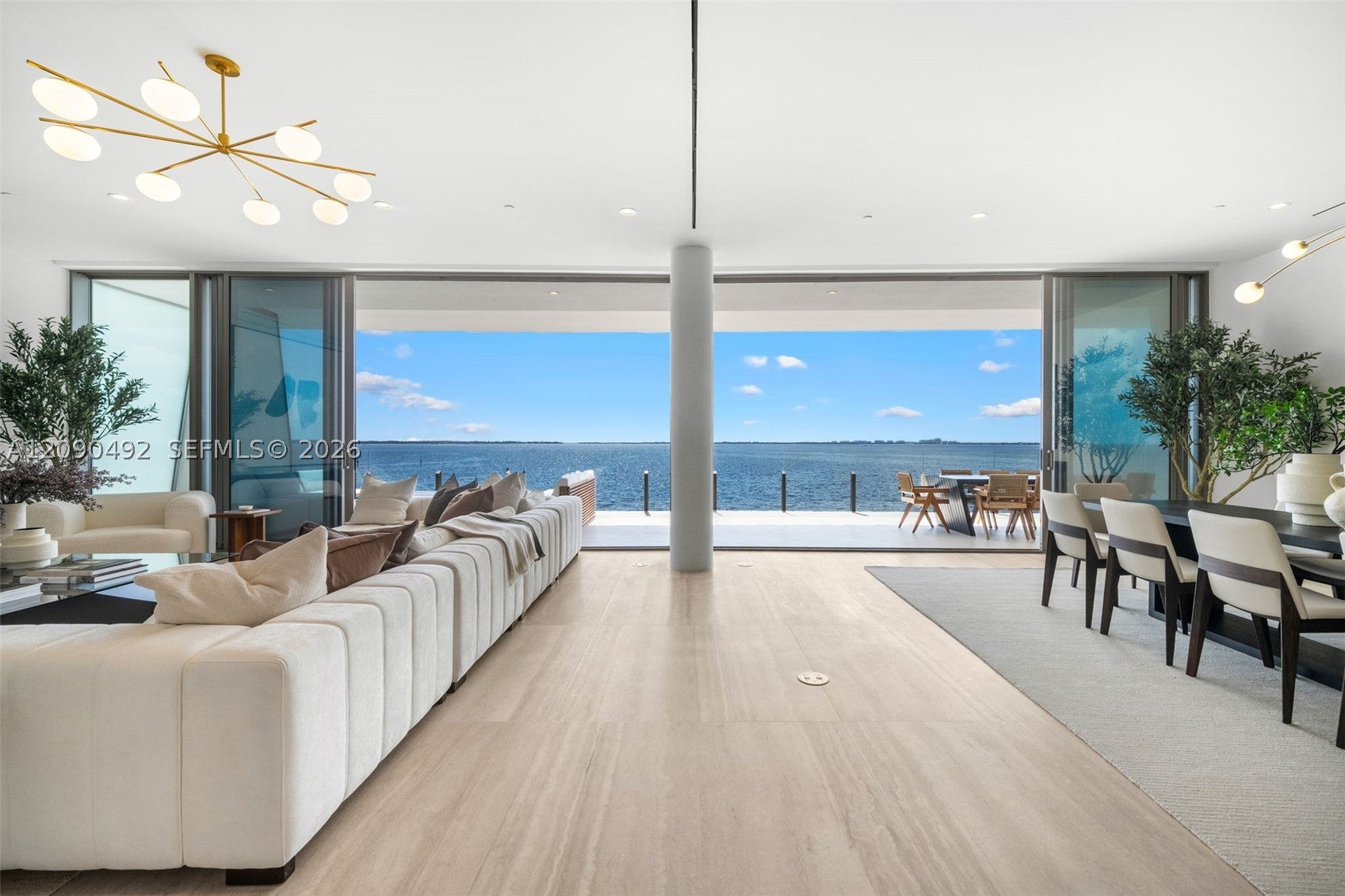 5 Grove Isle Dr M301