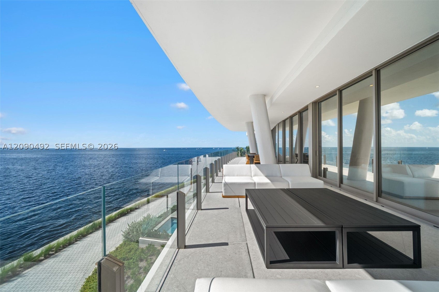 5 Grove Isle Dr M301