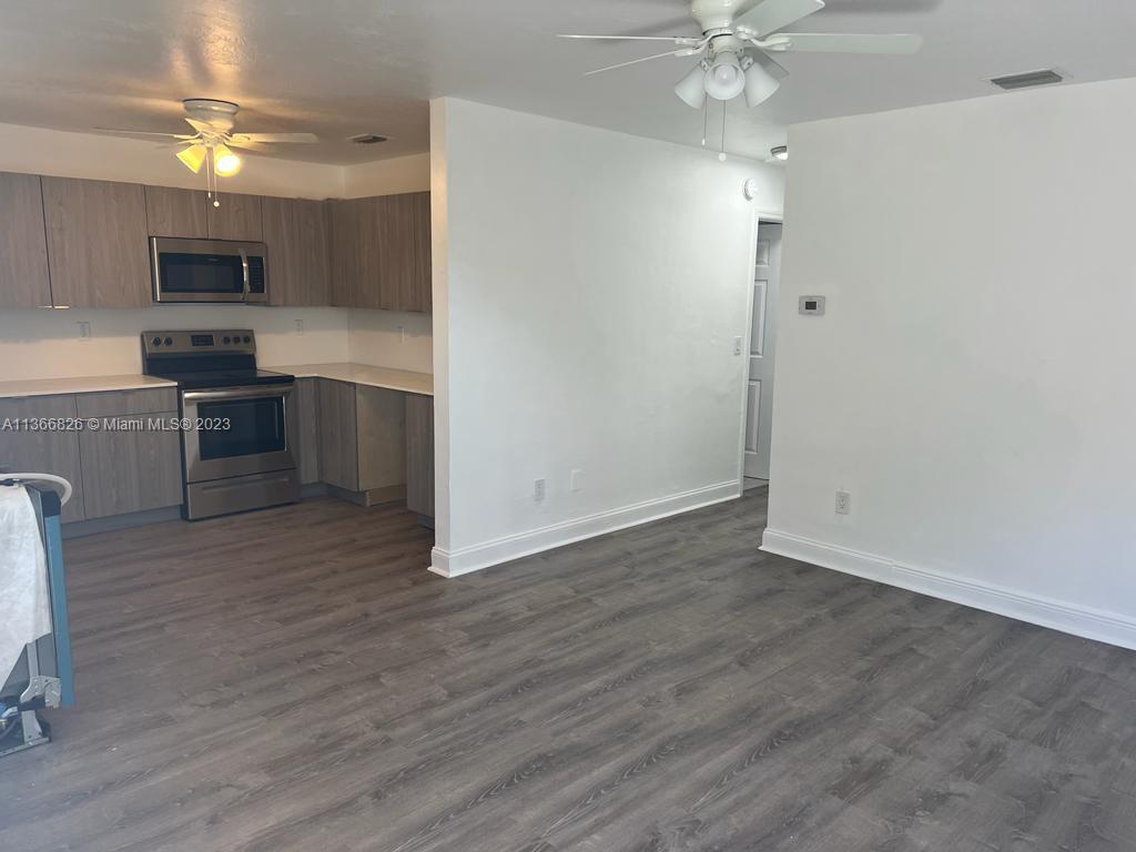 GLENROYAL SUB - Residential Lease