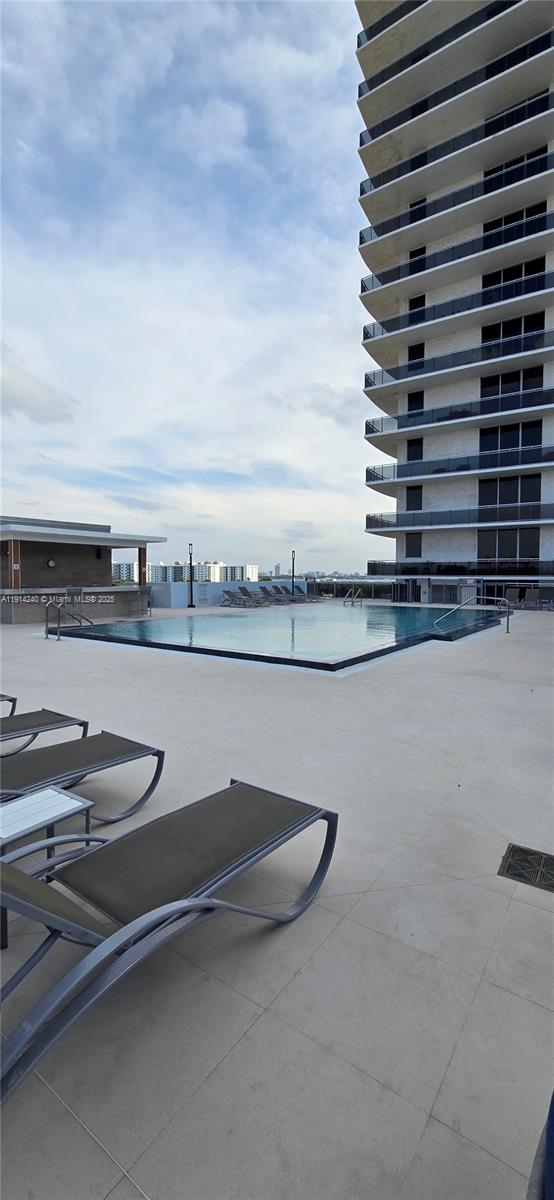 THE LEXI CONDO - Residential Lease