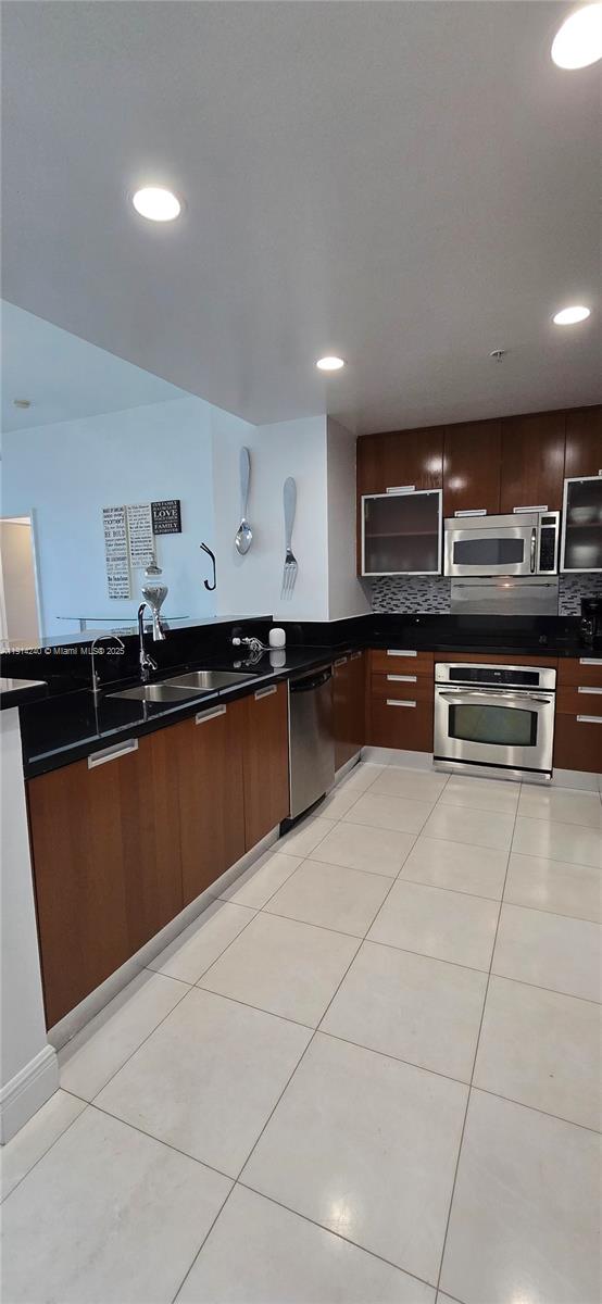 THE LEXI CONDO - Residential Lease