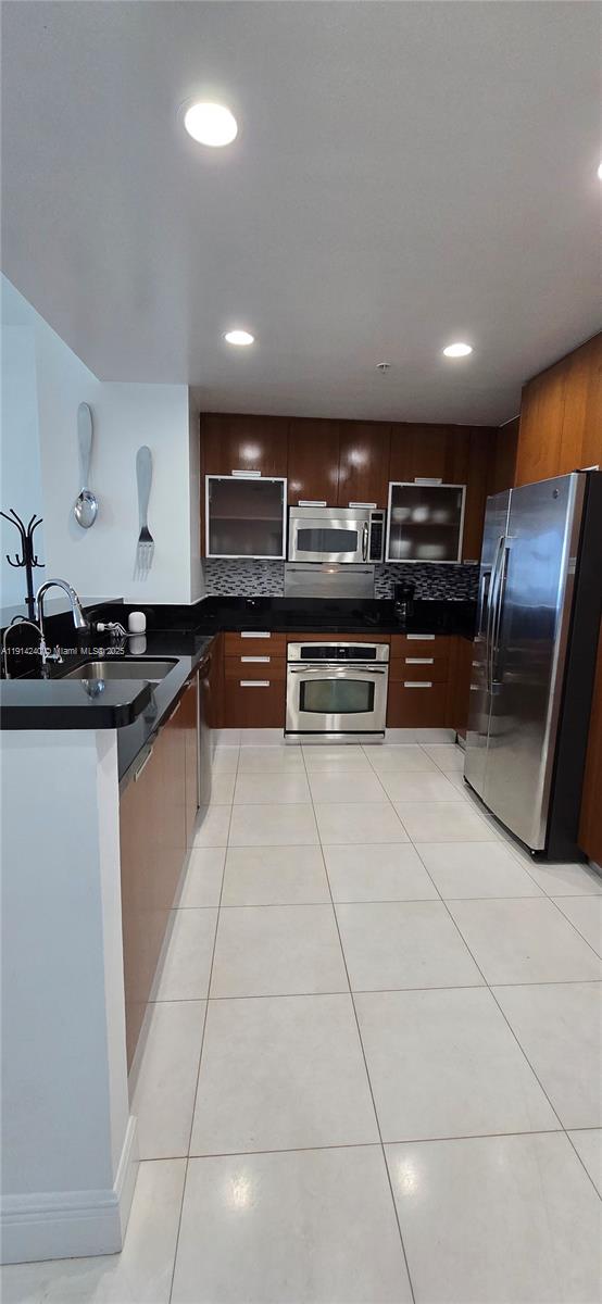 THE LEXI CONDO - Residential Lease