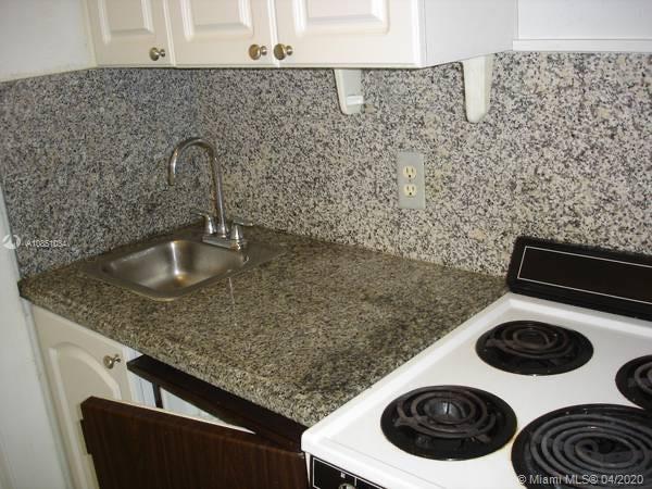 SOUTH BAY ESTATES - Residential Lease