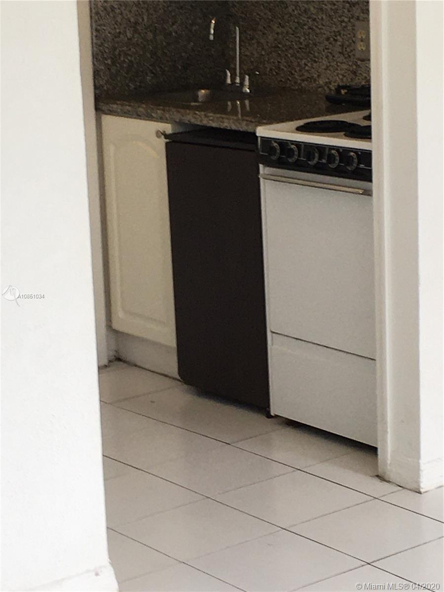 SOUTH BAY ESTATES - Residential Lease