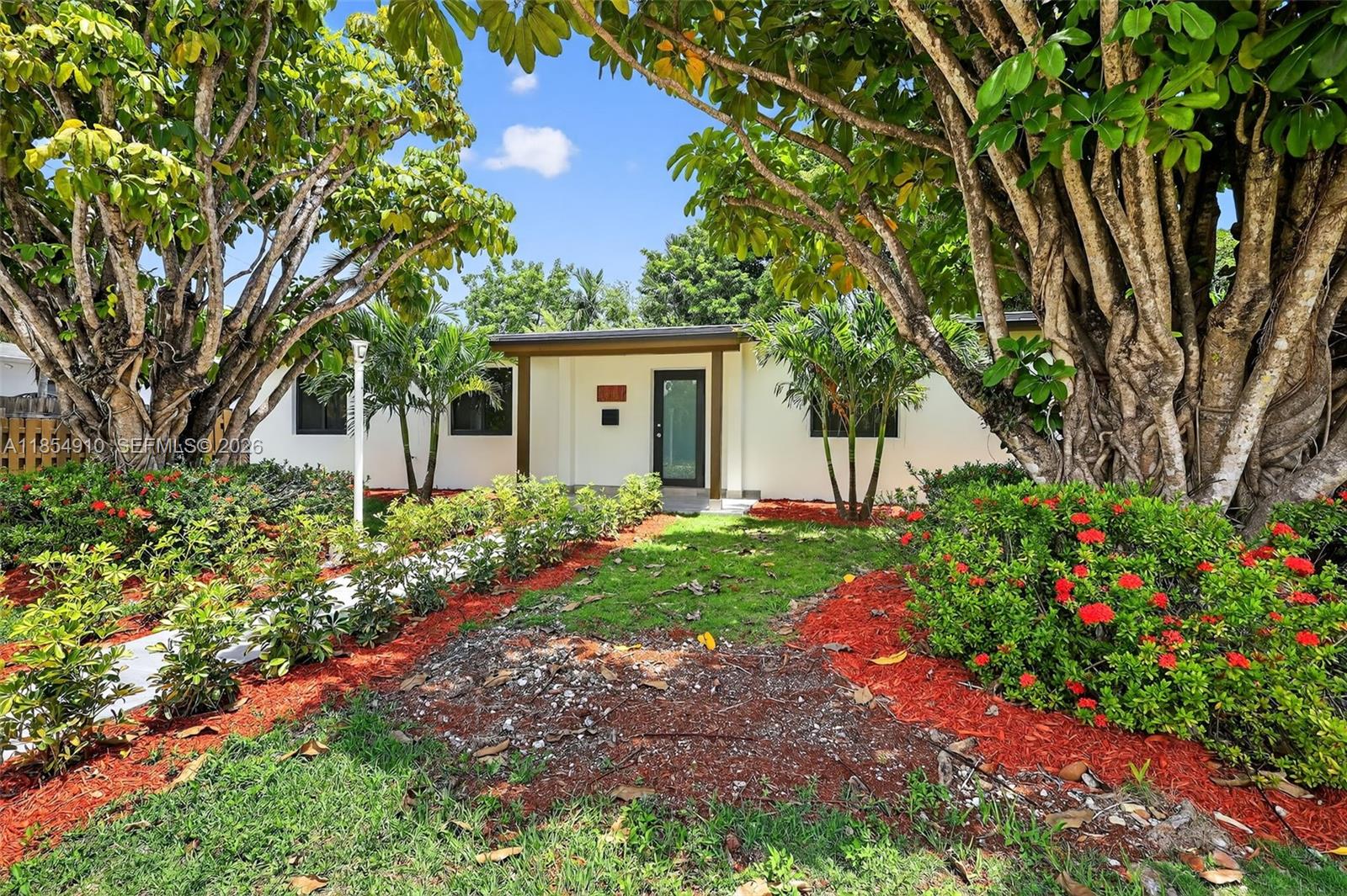 5711 SW 92nd Ave, Miami, FL, 33173/$840,000 2 5711 SW 92nd Ave