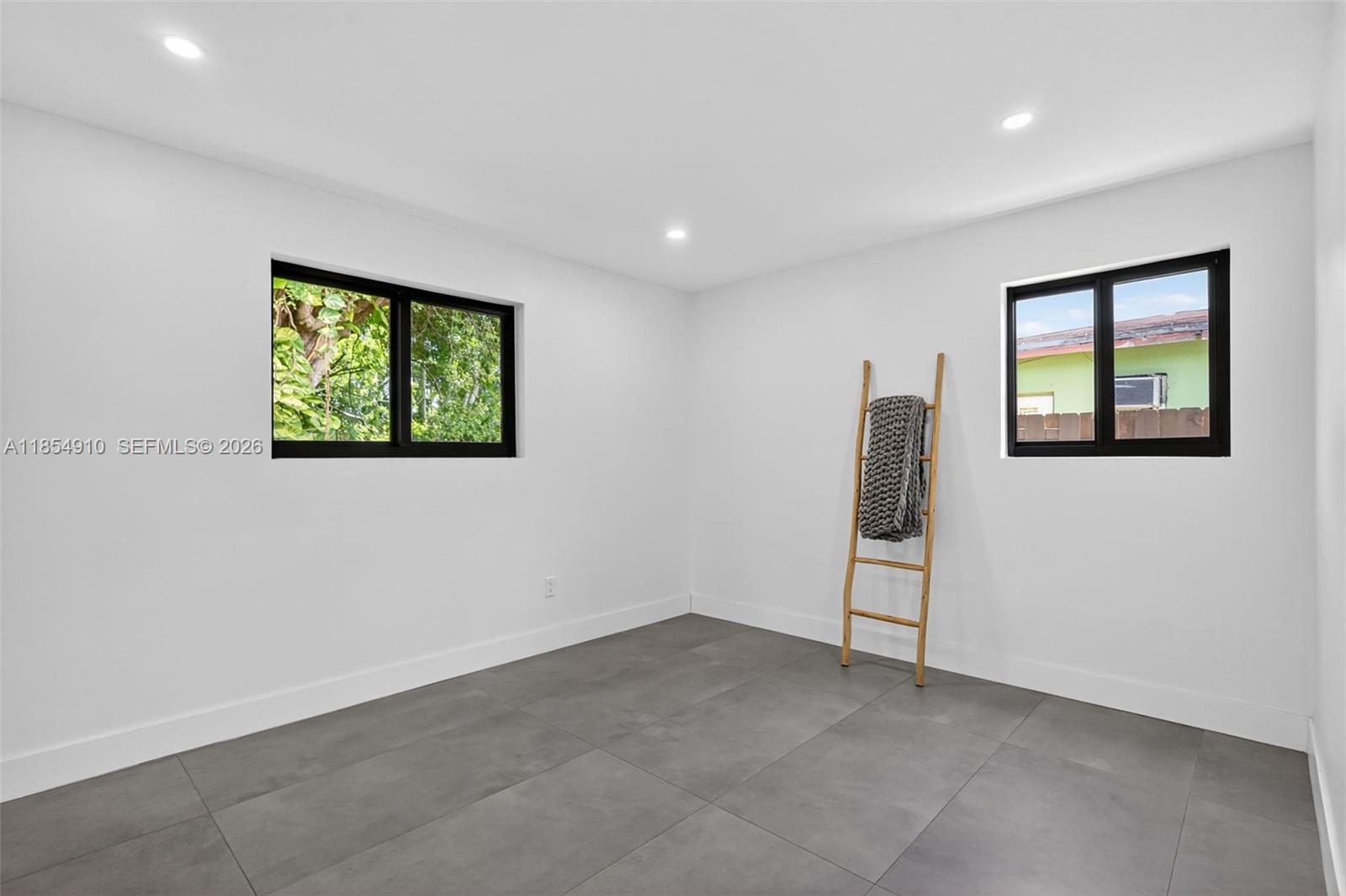 DARLINGTON MANOR - Residential