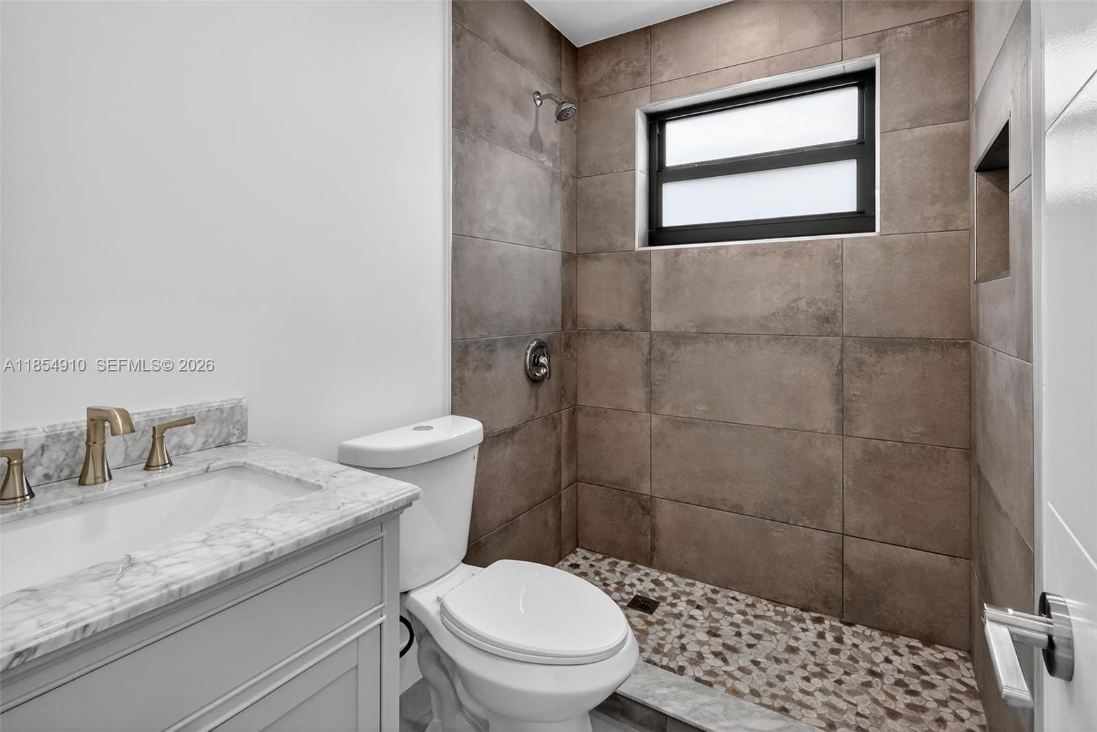 DARLINGTON MANOR - Residential