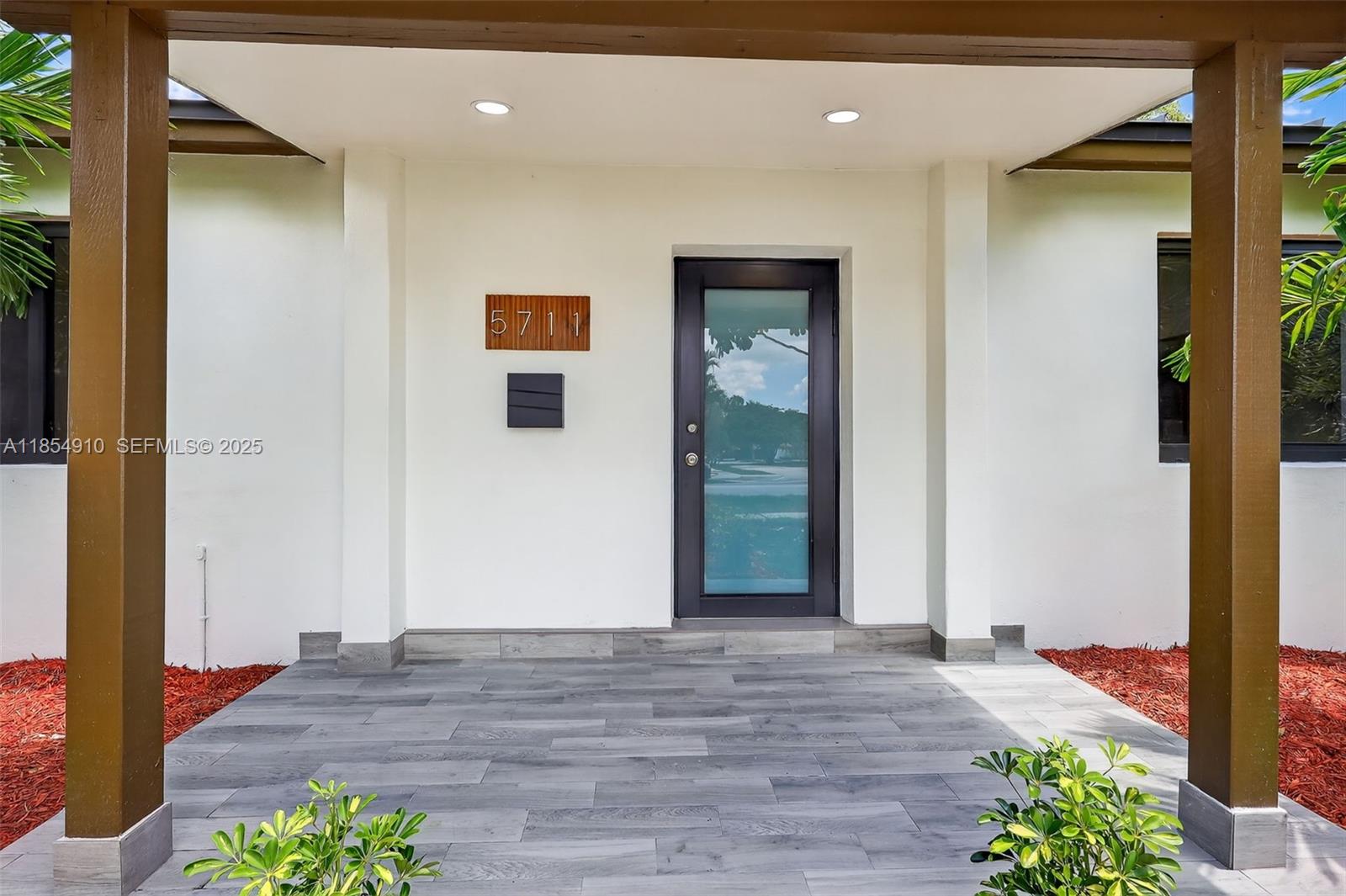 DARLINGTON MANOR - Residential