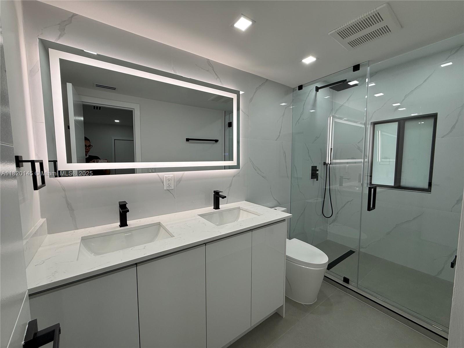 36TH ST MANOR - Residential