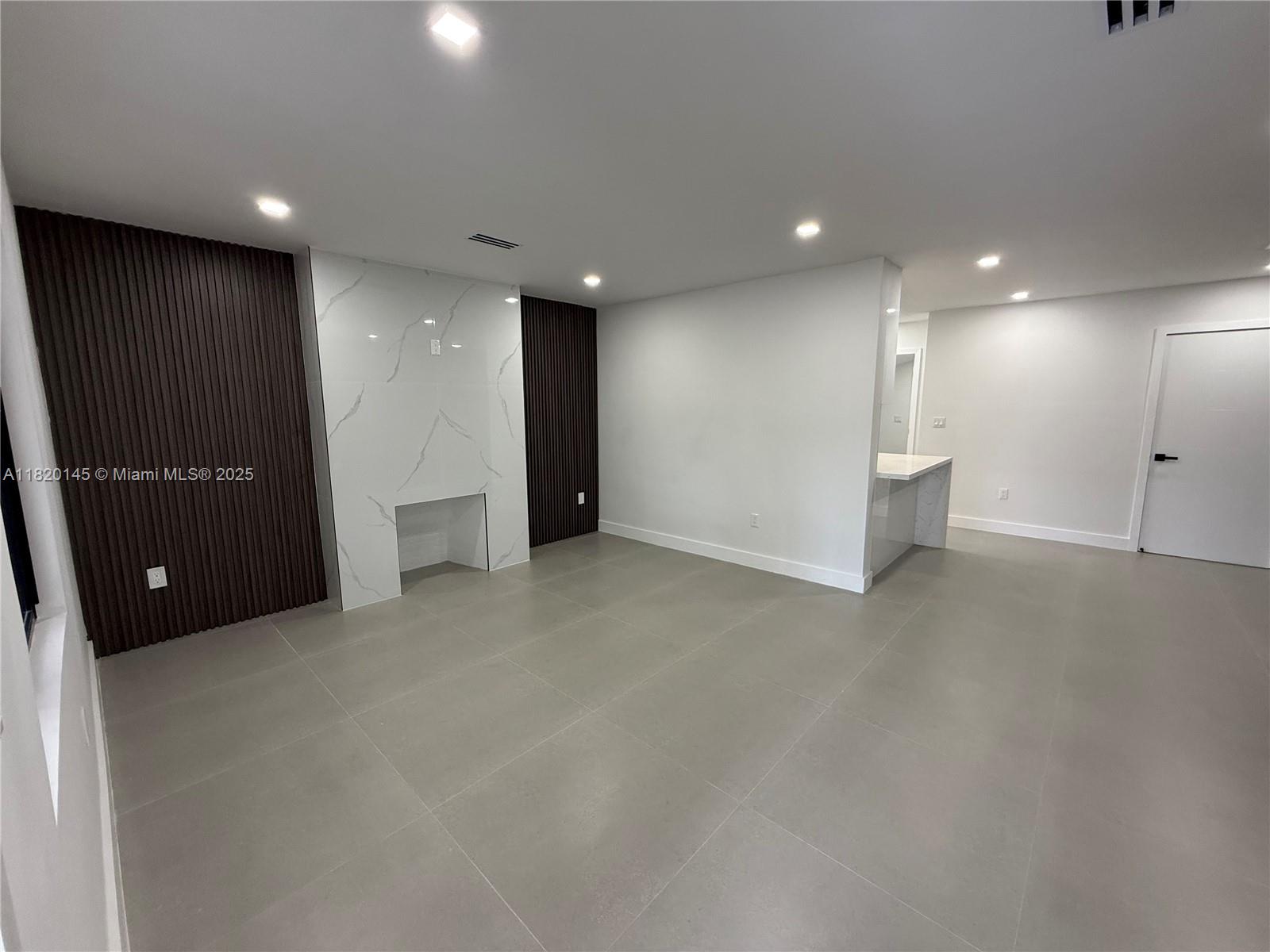 36TH ST MANOR - Residential