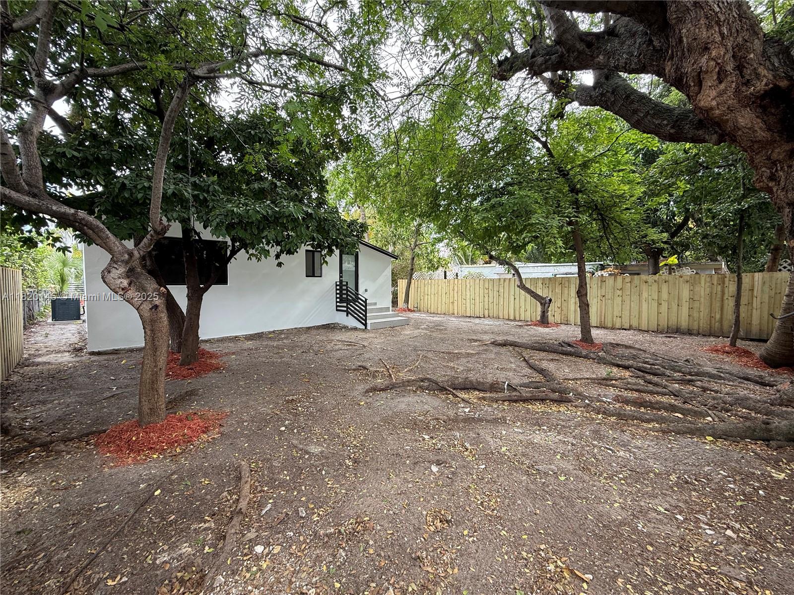 36TH ST MANOR - Residential