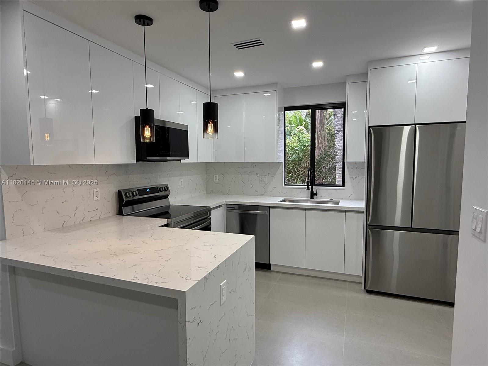 36TH ST MANOR - Residential