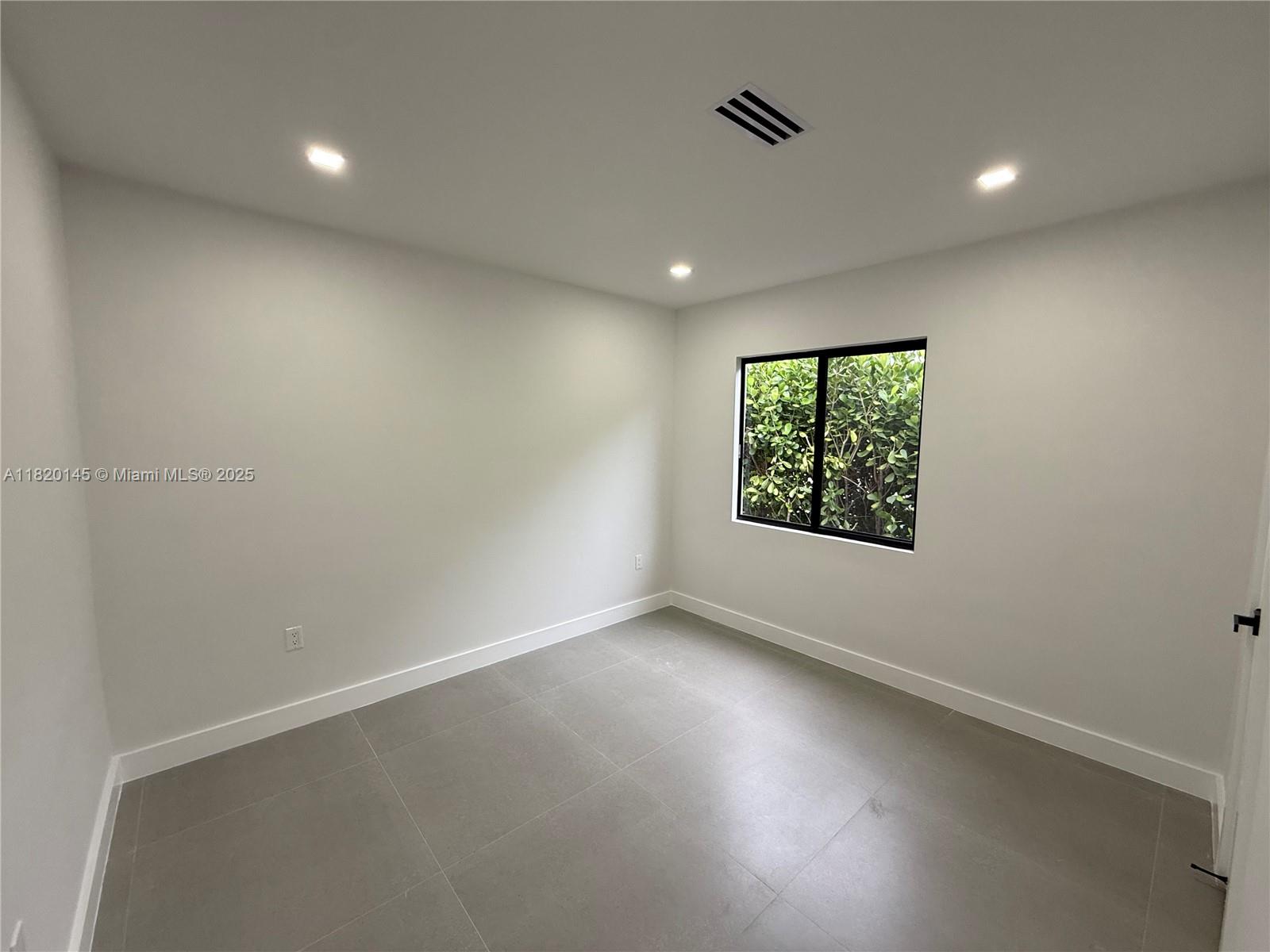 36TH ST MANOR - Residential