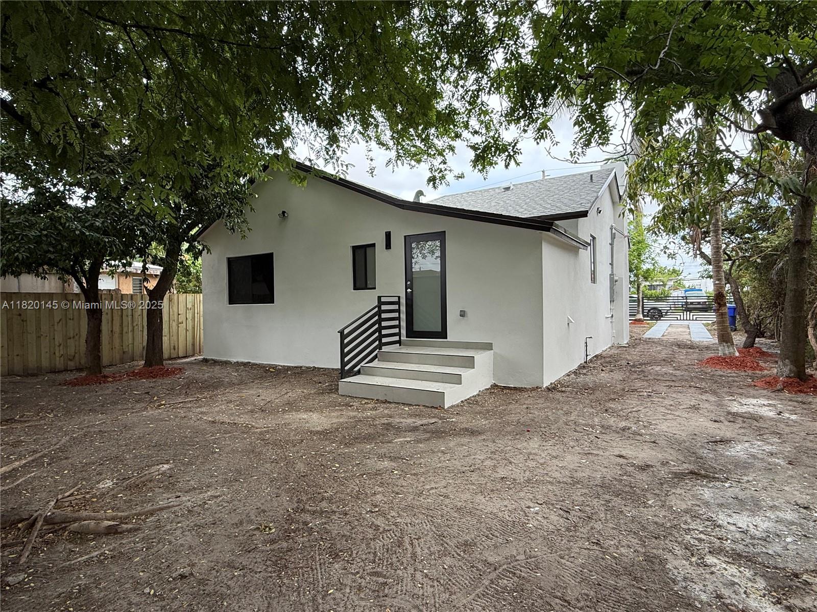 36TH ST MANOR - Residential