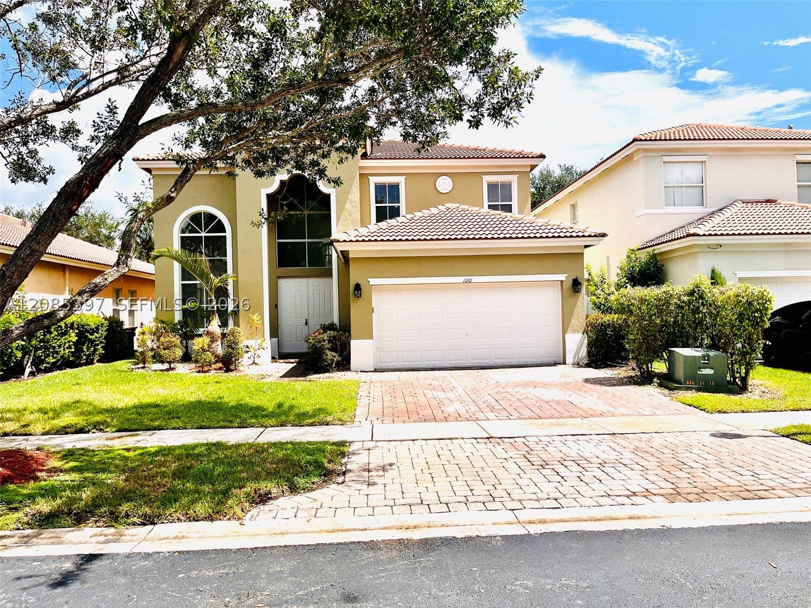 1261 NE 37th Pl