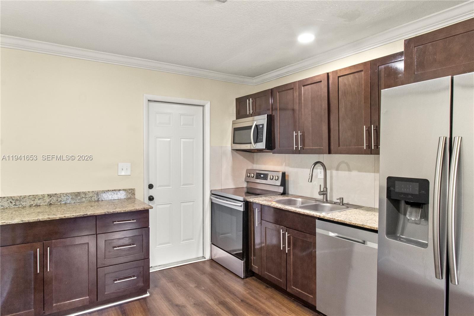 HIGHLANDS SECOND ADDITION - Residential Lease