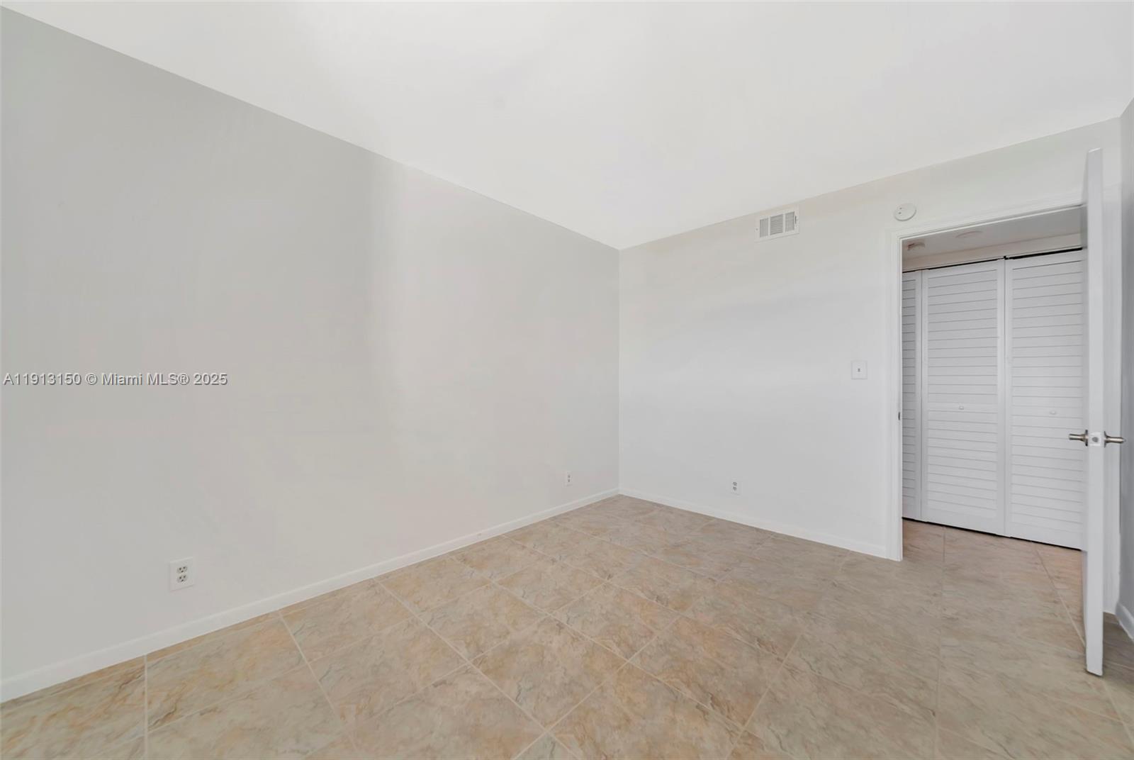 LAKE EMERALD CONDOMINIUM - Residential Lease