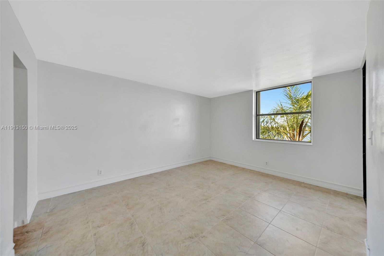 LAKE EMERALD CONDOMINIUM - Residential Lease