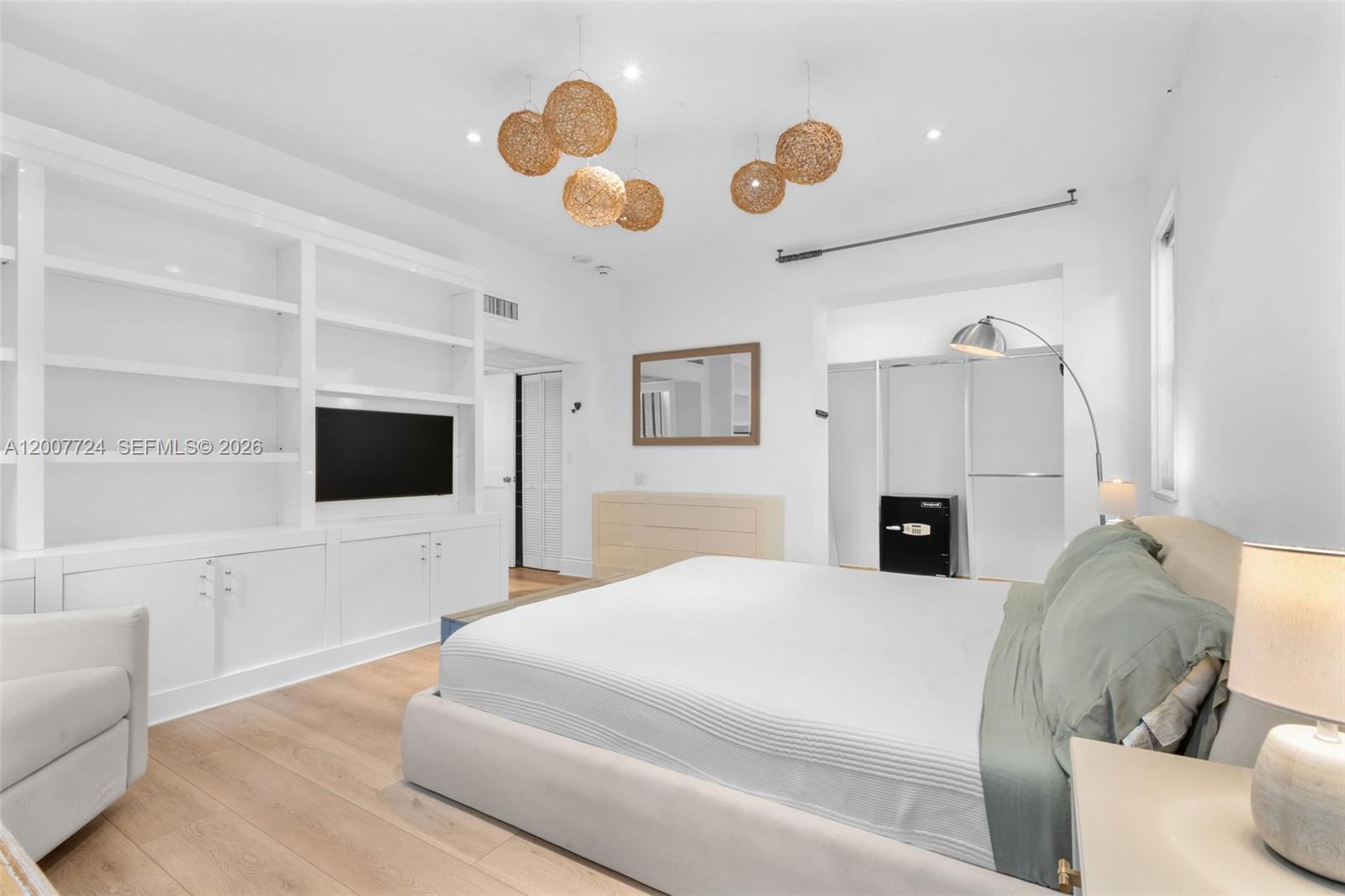 ISLAND HOUSE APT INC - CO - Residential