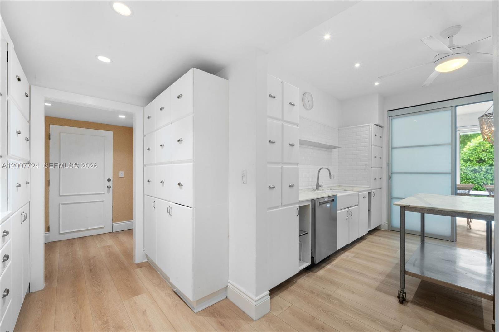 ISLAND HOUSE APT INC - CO - Residential