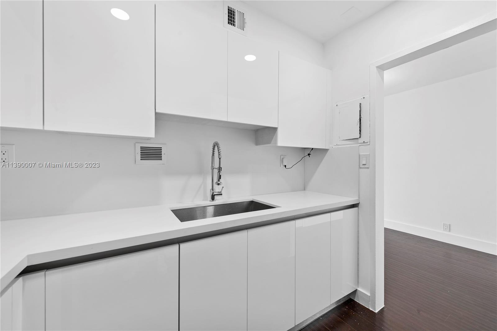 MIRADOR 1000 CONDO - Residential