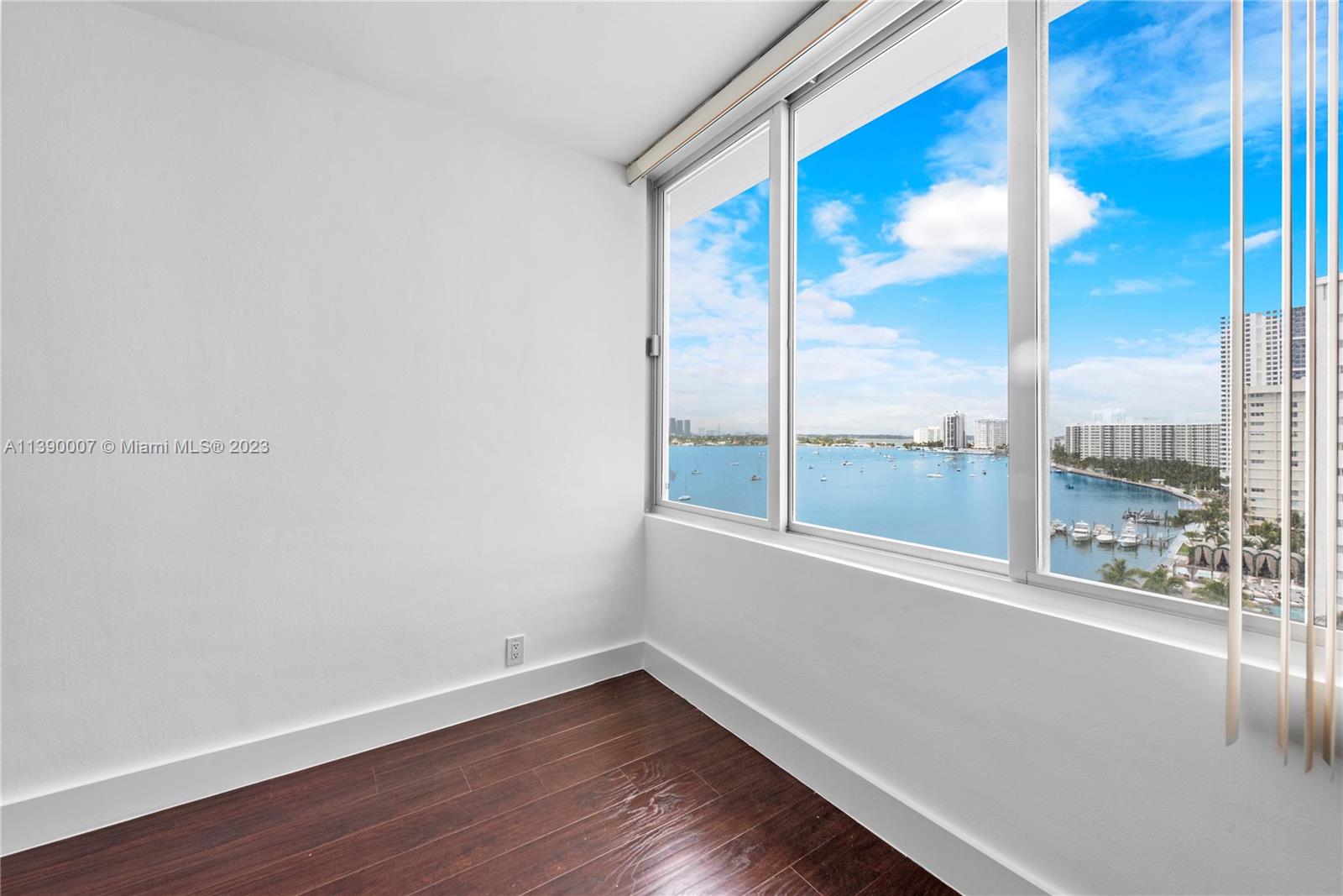 MIRADOR 1000 CONDO - Residential