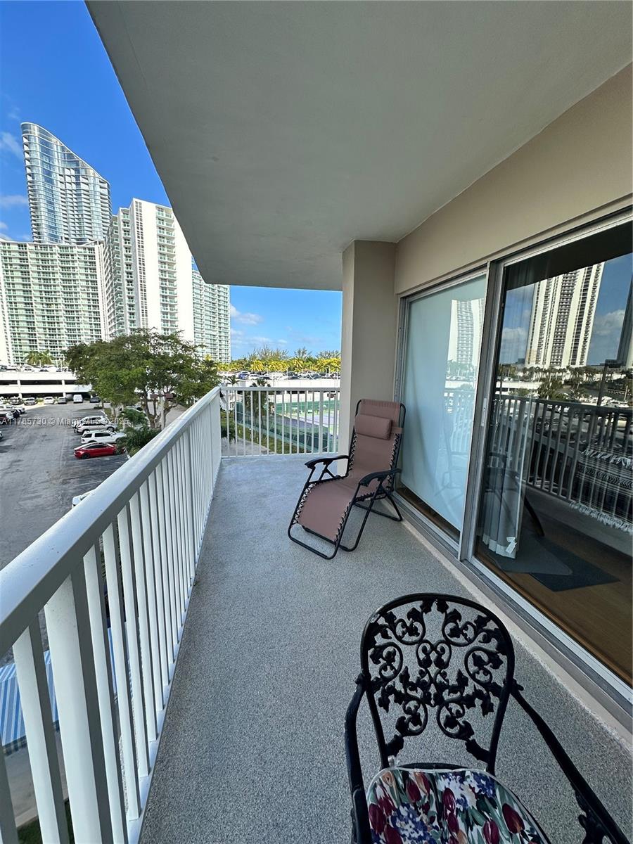 300 Bayview Dr 315