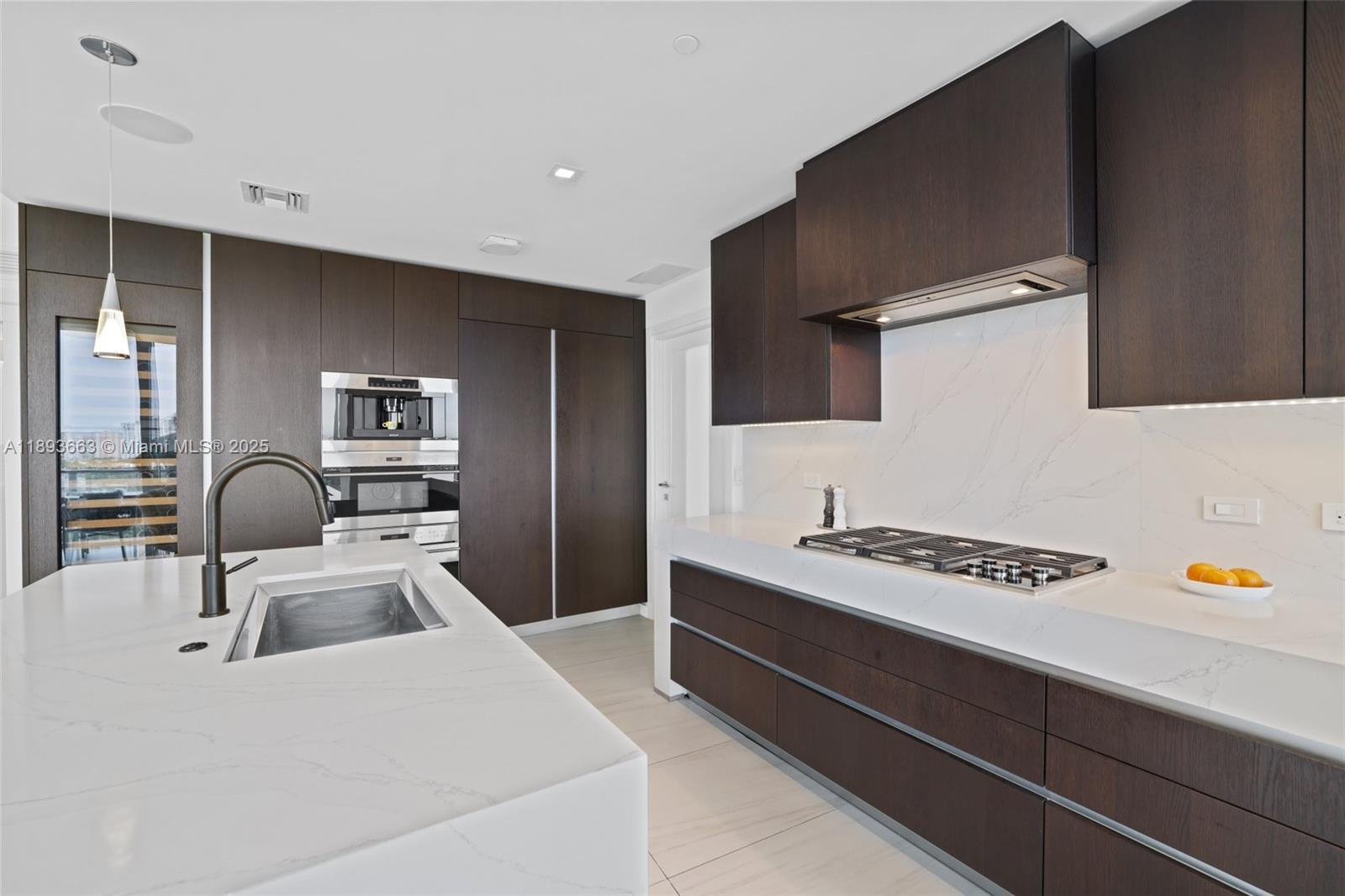 2200 FORT LAUDERDALE BEAC - Residential Lease