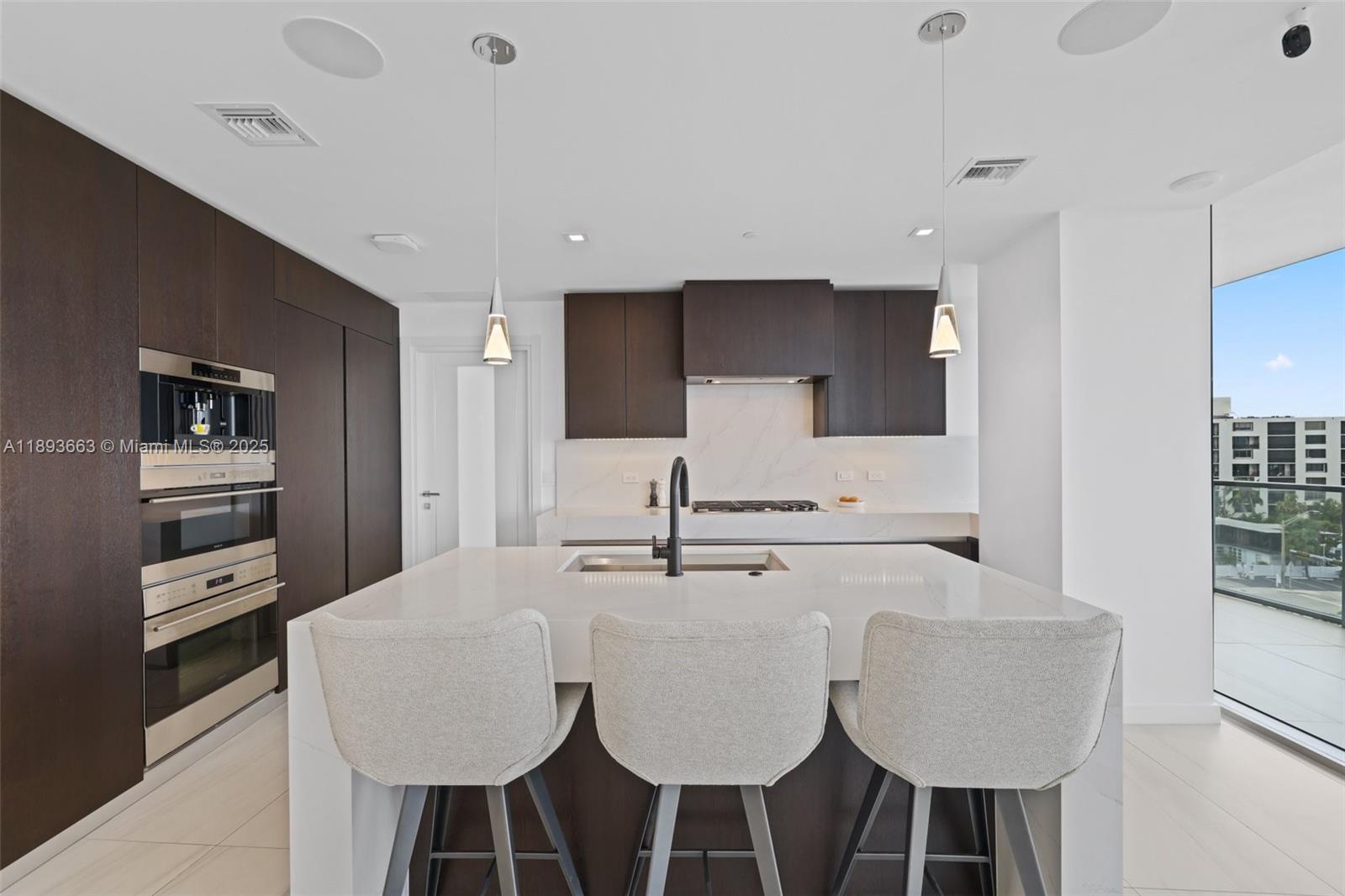 2200 FORT LAUDERDALE BEAC - Residential Lease