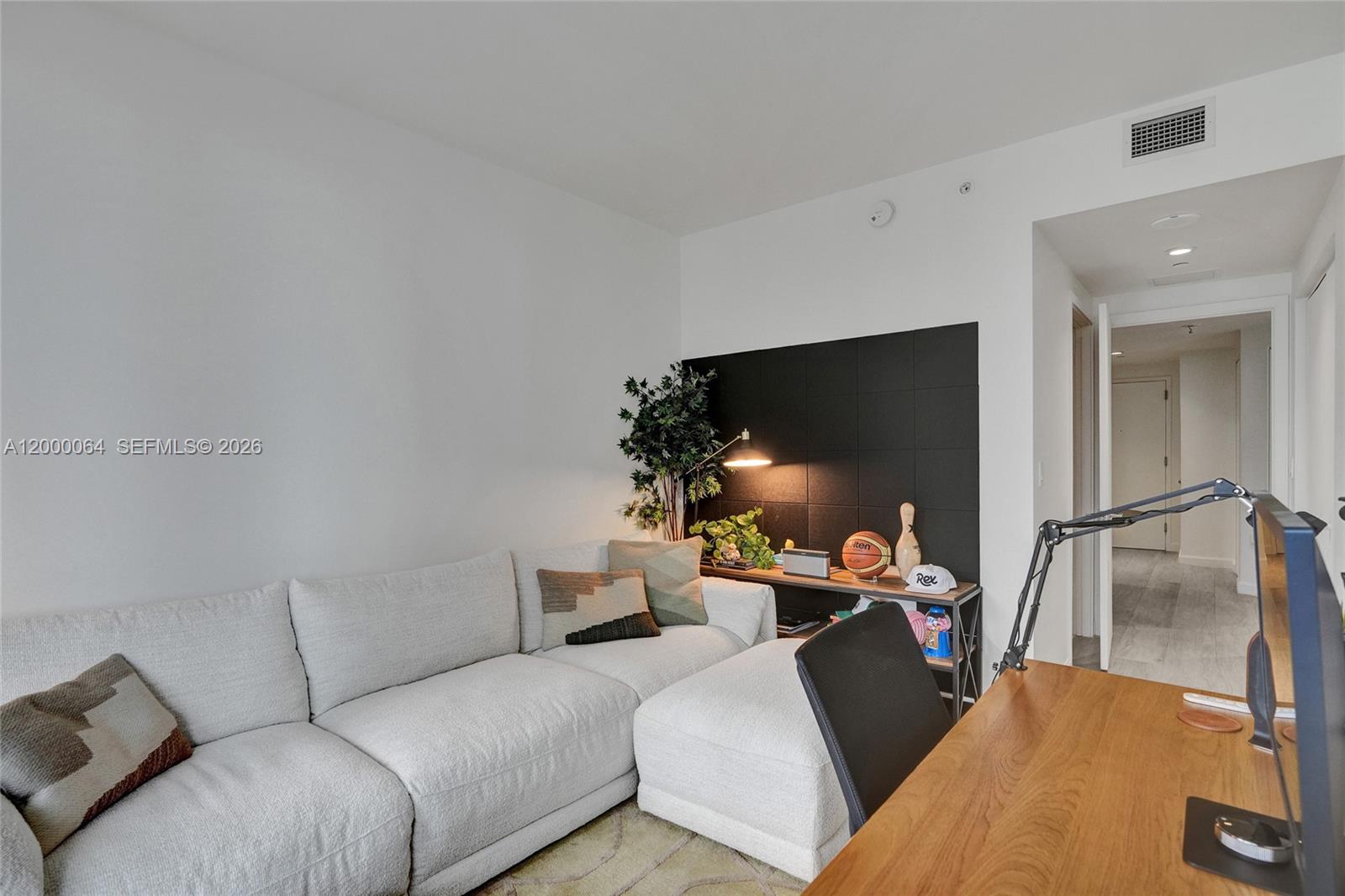 BRICKELL HEIGHTS EAST CON - Residential Lease