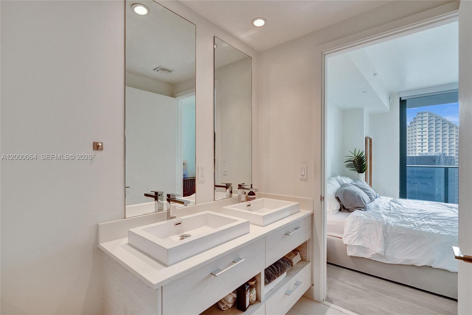 BRICKELL HEIGHTS EAST CON - Residential Lease