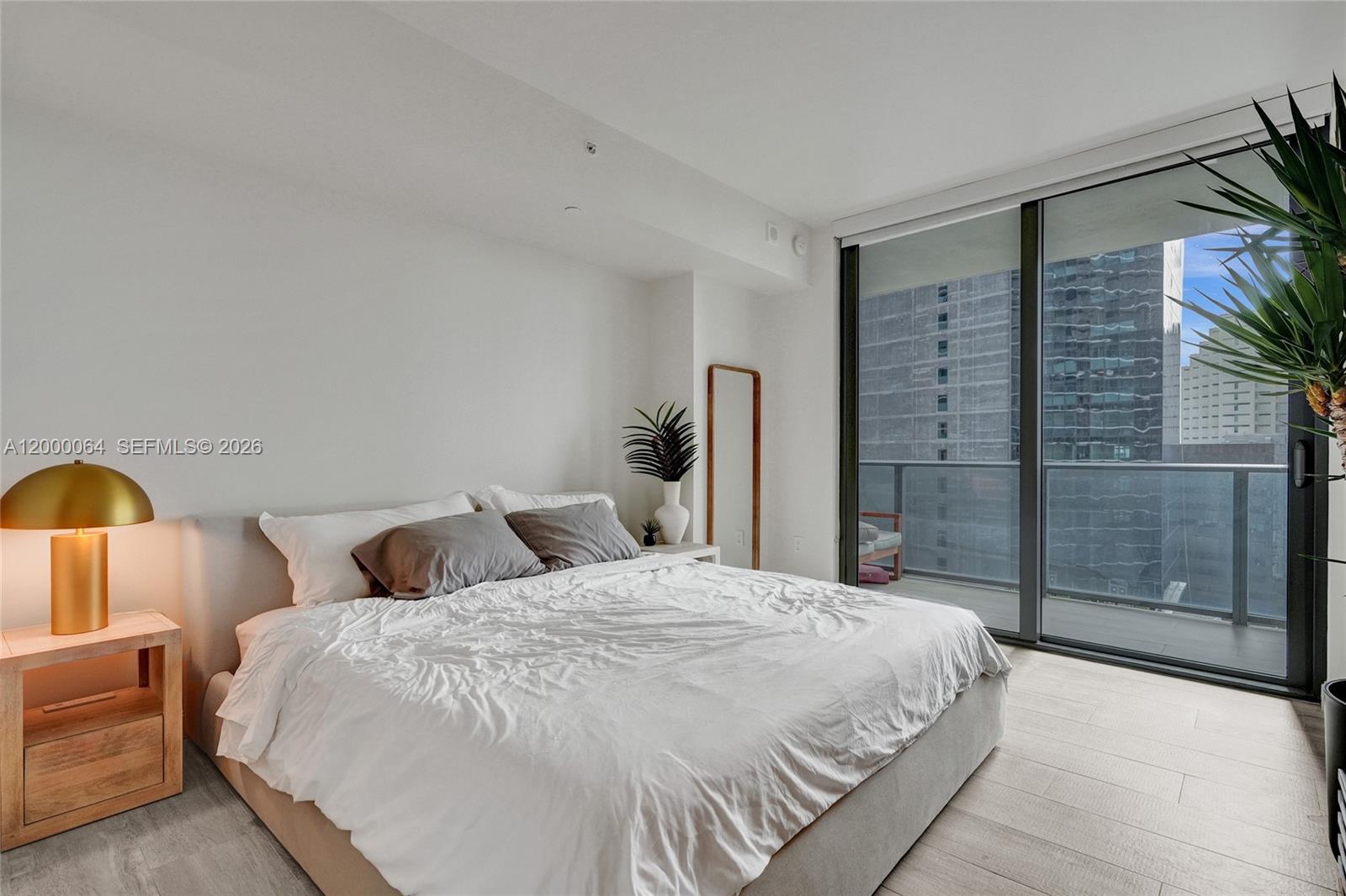 BRICKELL HEIGHTS EAST CON - Residential Lease