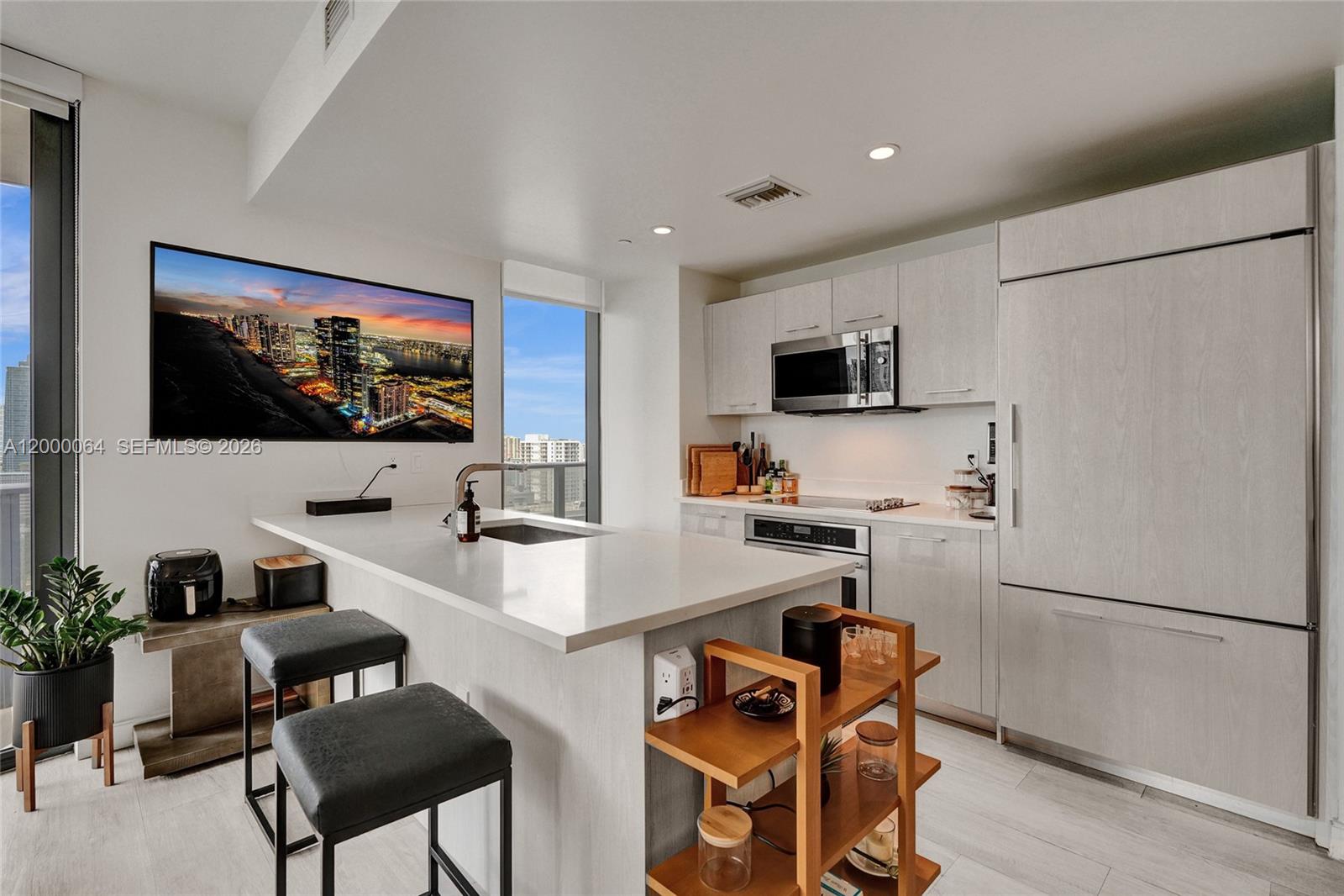 BRICKELL HEIGHTS EAST CON - Residential Lease