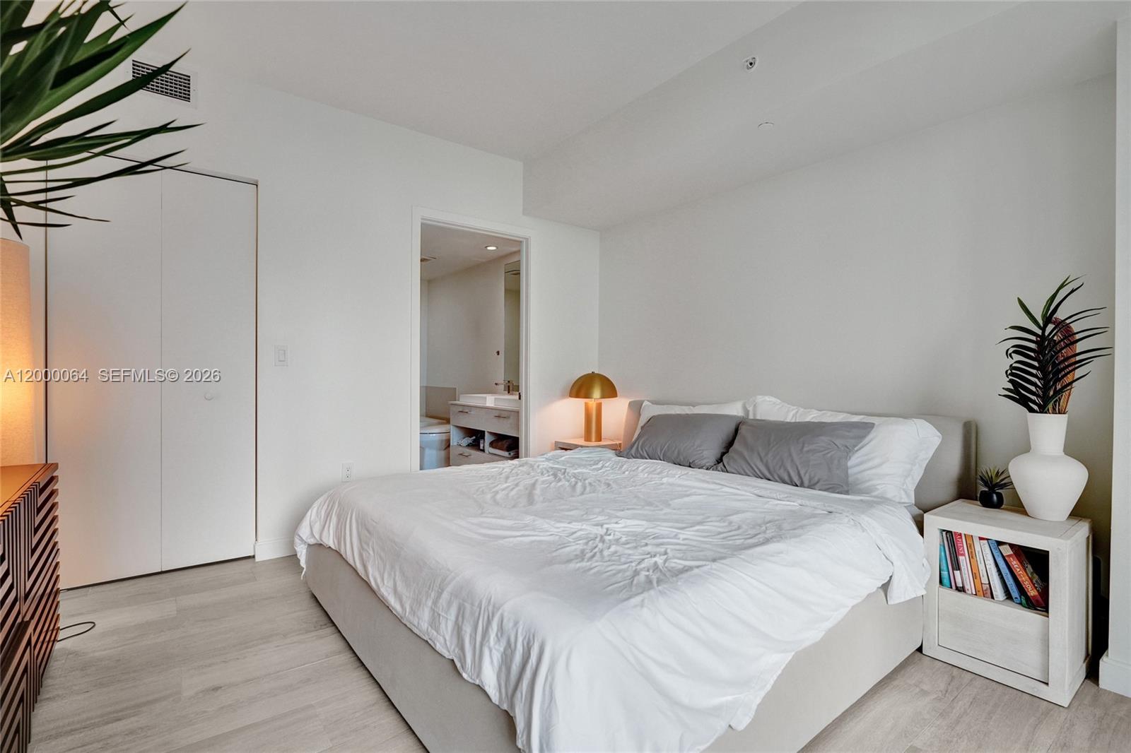 BRICKELL HEIGHTS EAST CON - Residential Lease